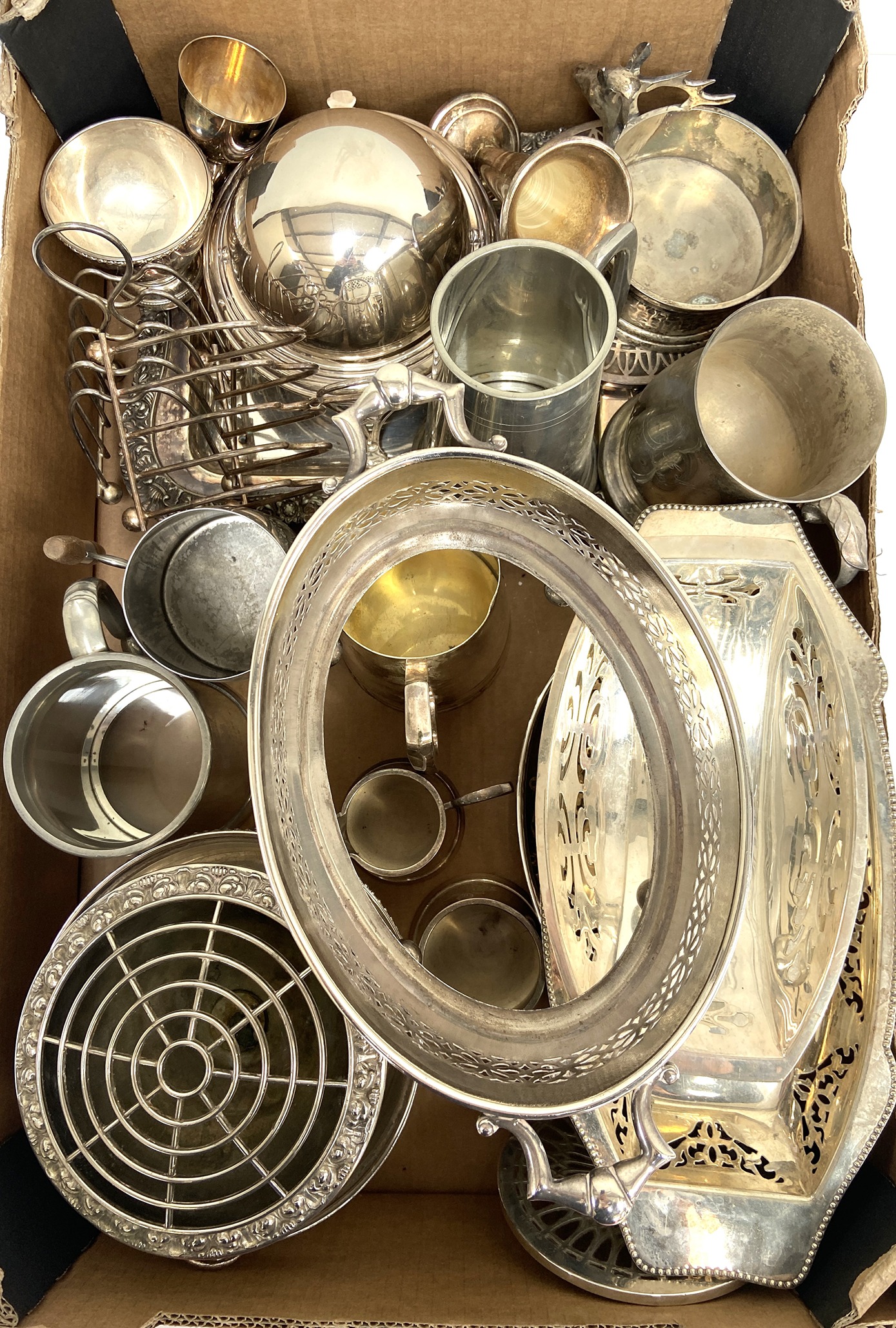 A quantity of assorted silver plate and pewter, including various tankards, toast racks, rose - Image 2 of 7