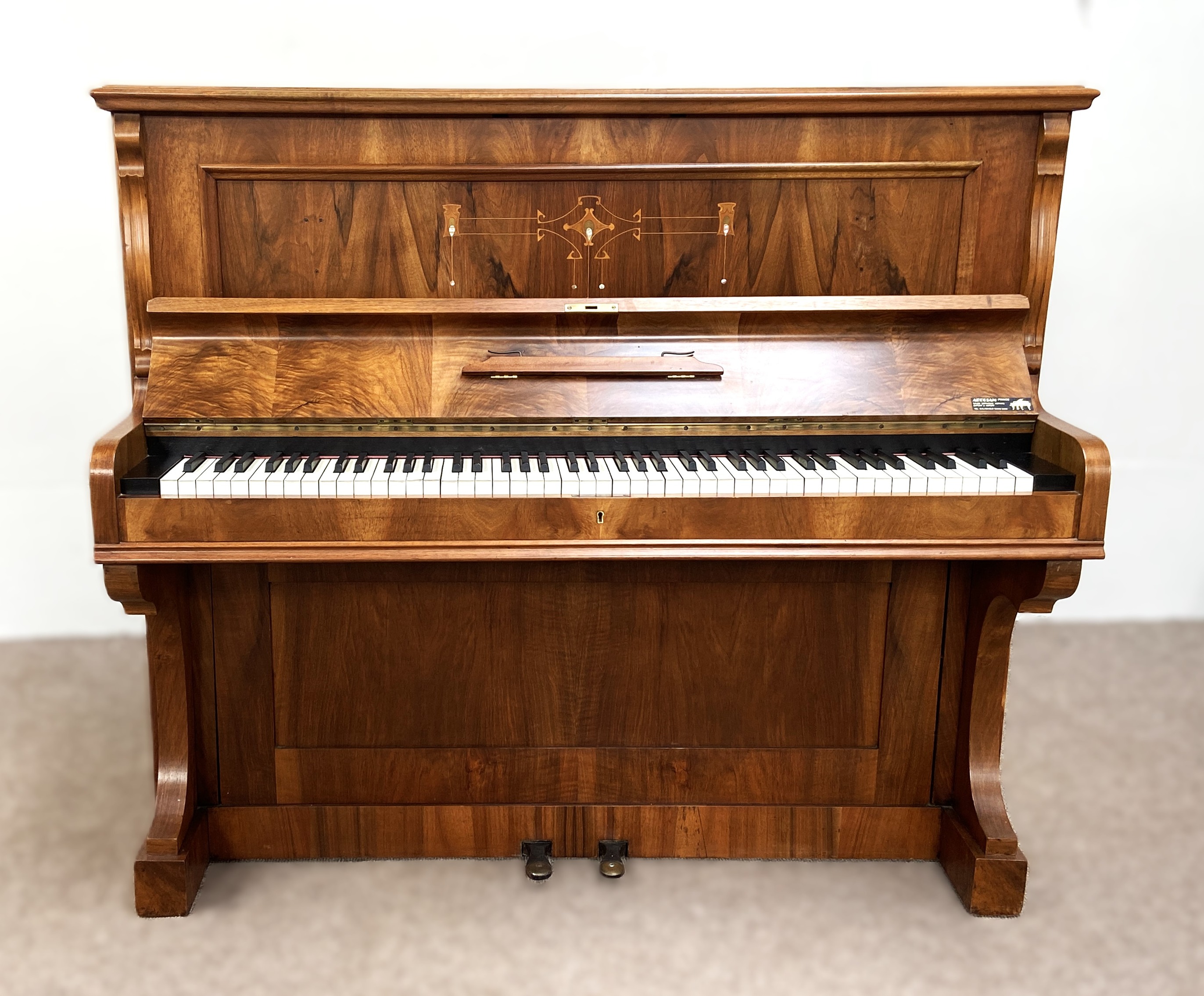 A Lestel walnut cased Upright Piano, early 20th century,  serial number 35165, with Art Nouveau - Bild 5 aus 10