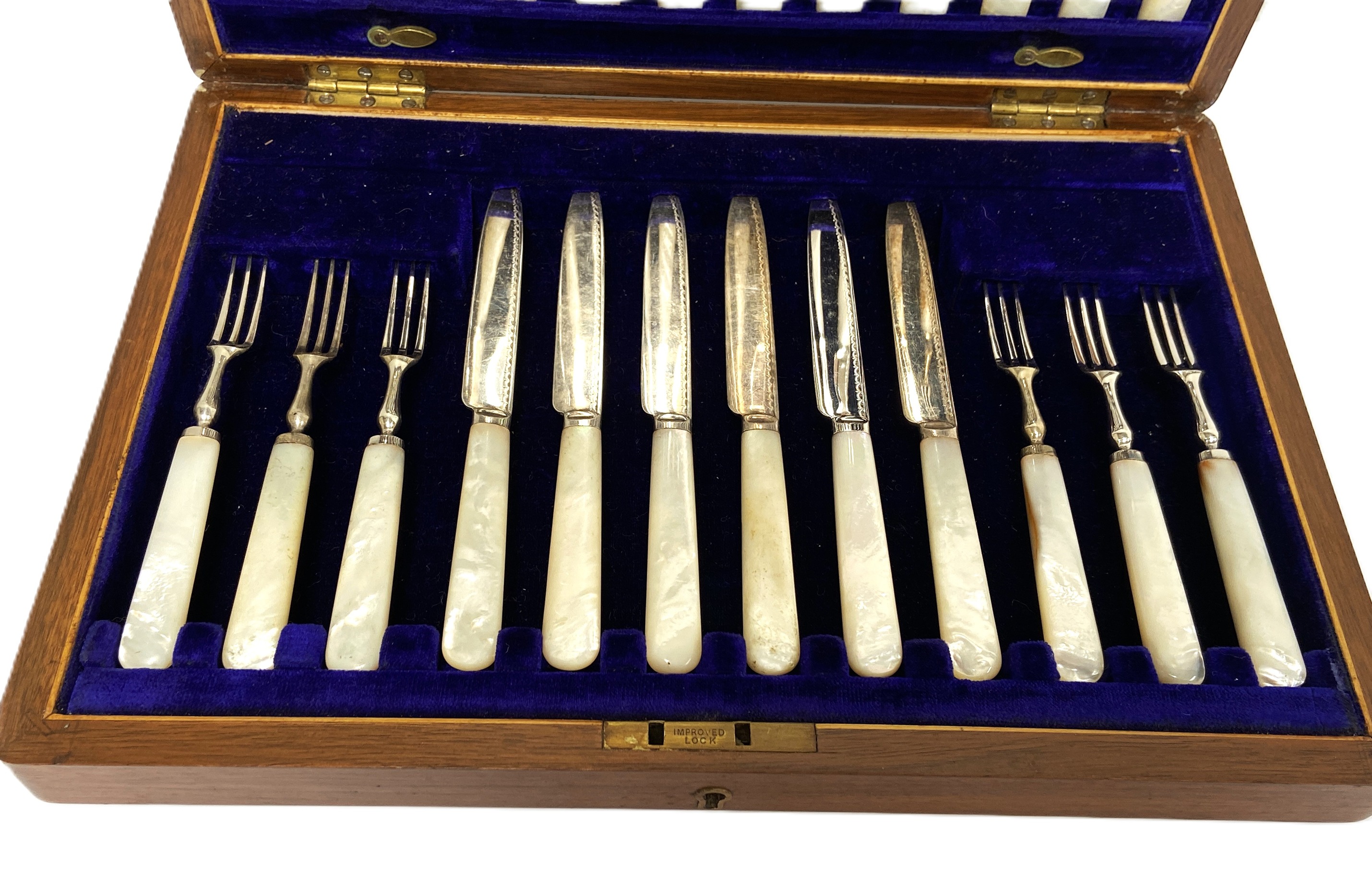 A cased set of twelve pairs of mother of pearl handled fruit eaters - Image 2 of 5