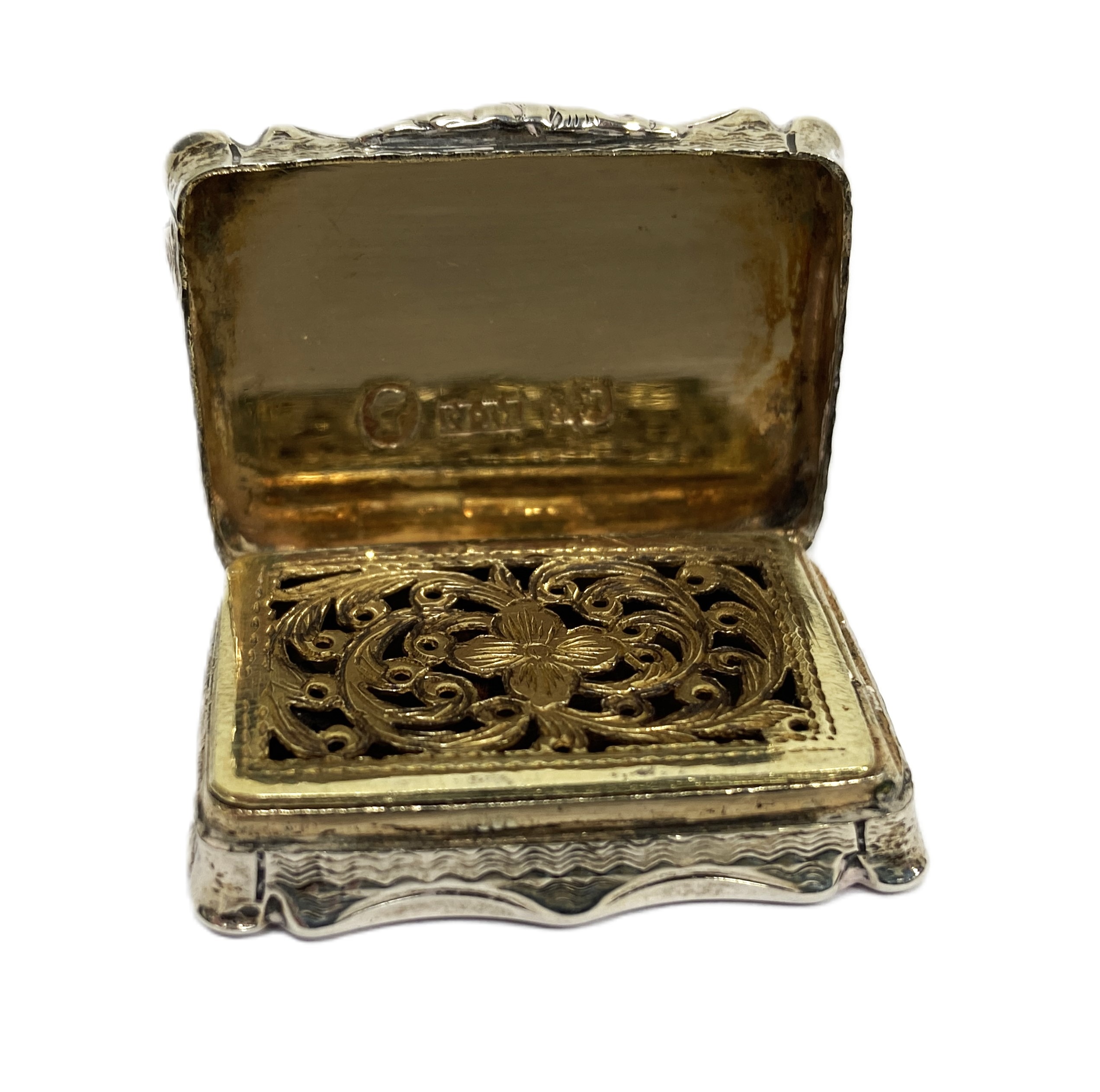 A Victorian silver vinaigrette, by Nathanial Mills, Birmingham 1844, of shaped and hinged form, - Image 3 of 8