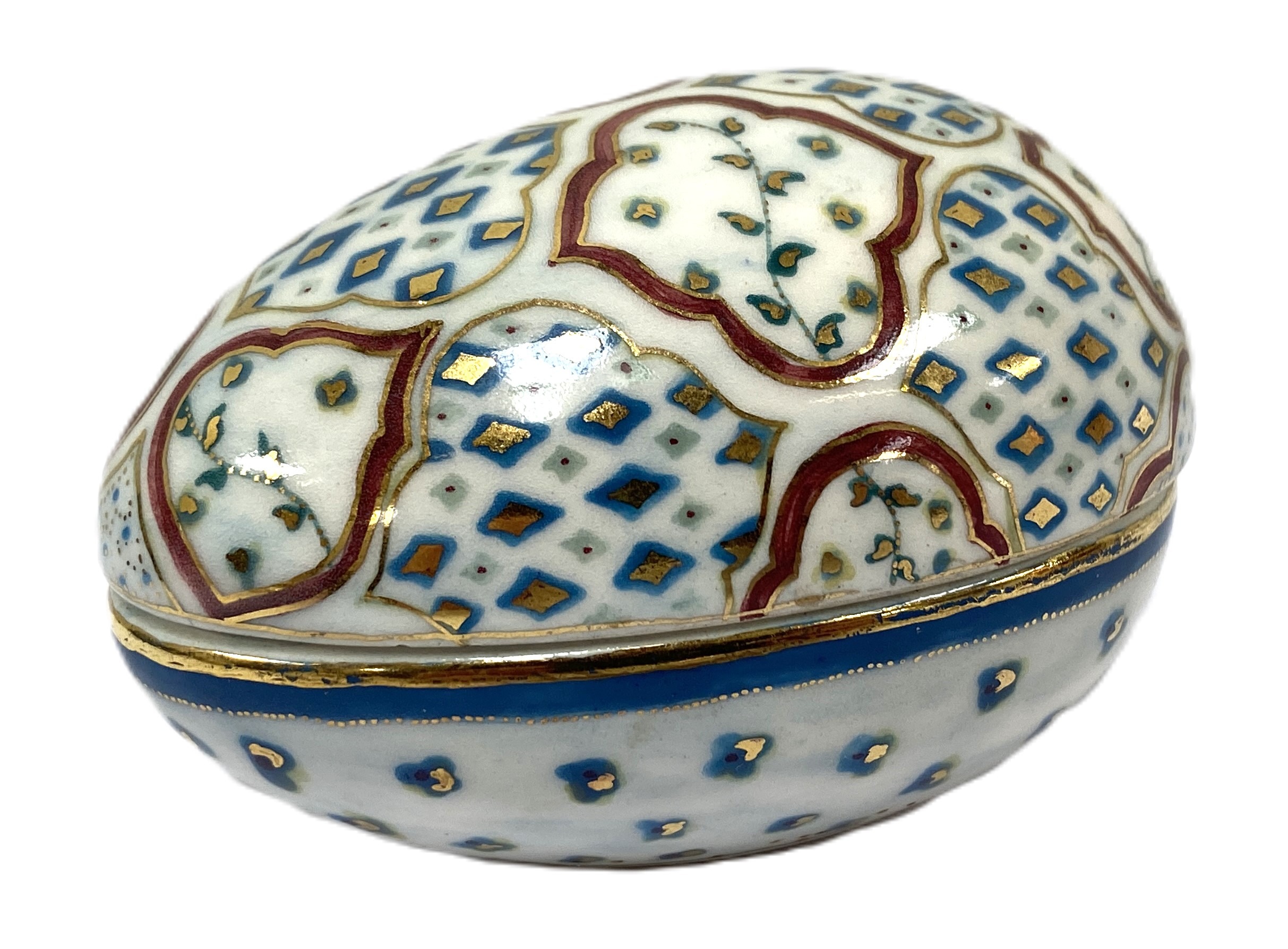 Four assorted glass decorative paperweights, together with a polished agate egg and a group of - Image 5 of 6