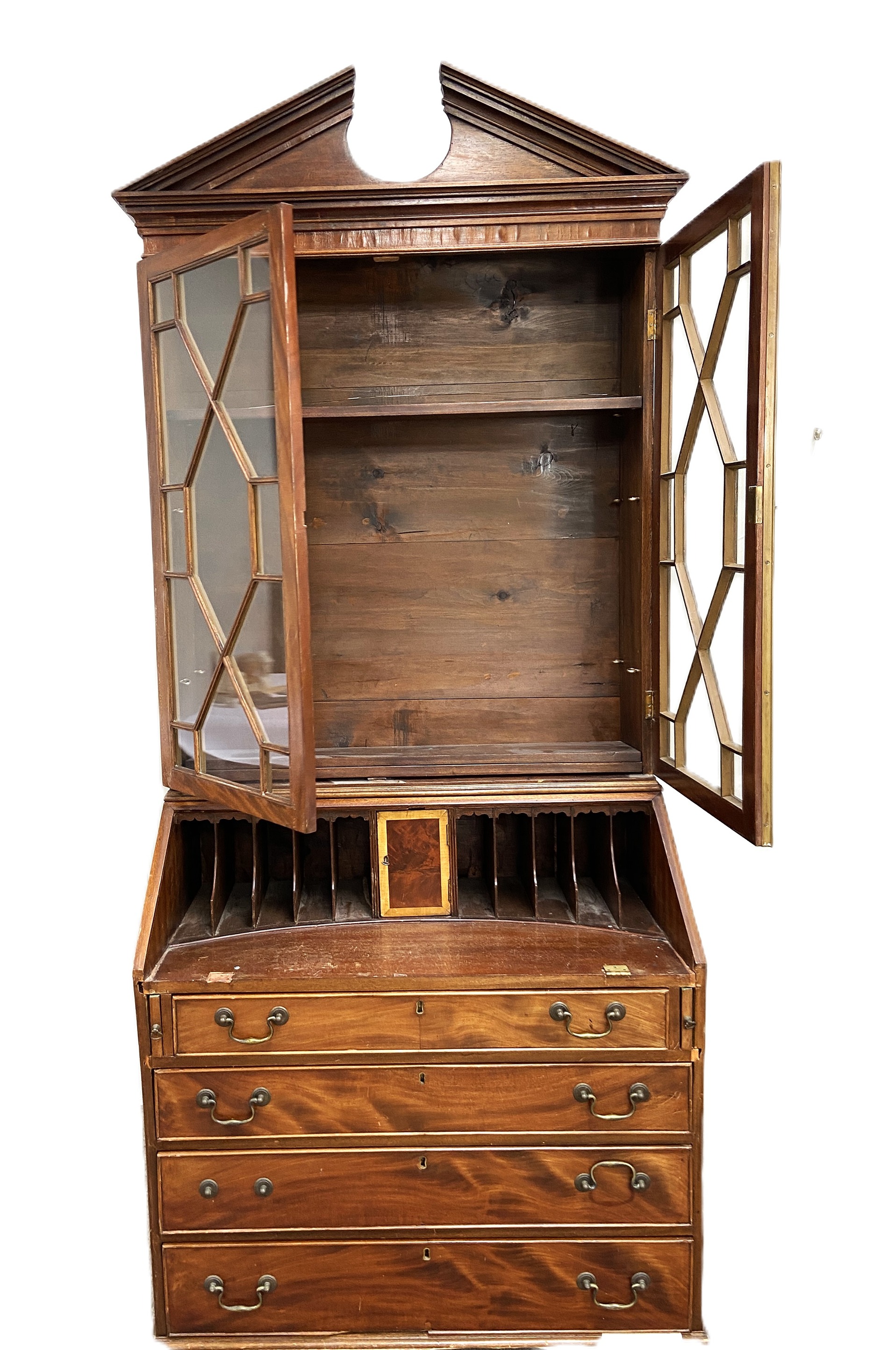 A George III style mahogany bureau bookcase, circa 1900, with a broken pediment over two astragal - Bild 5 aus 5