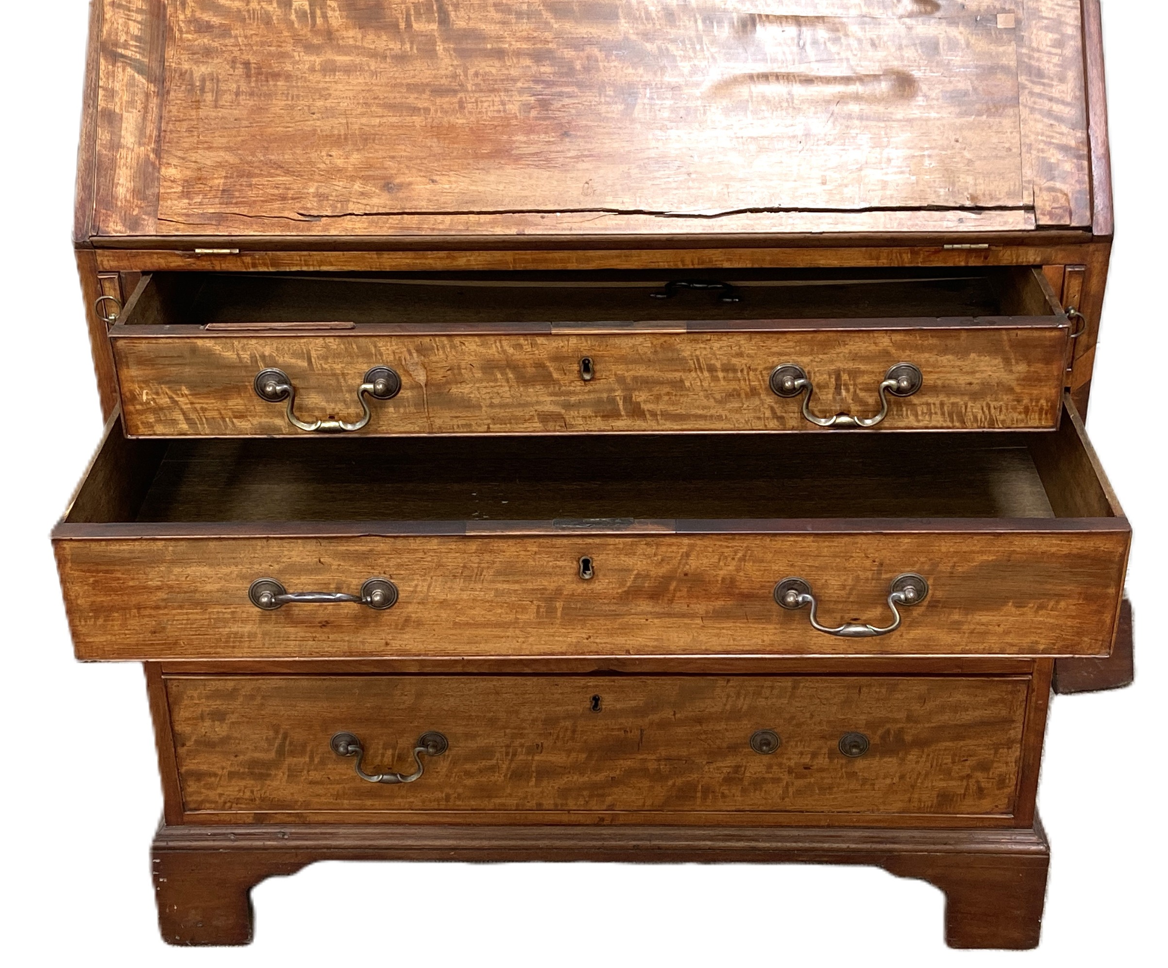 A George III mahogany bureau, late 18th century, with a fall front, opening to arrangement of - Image 6 of 6