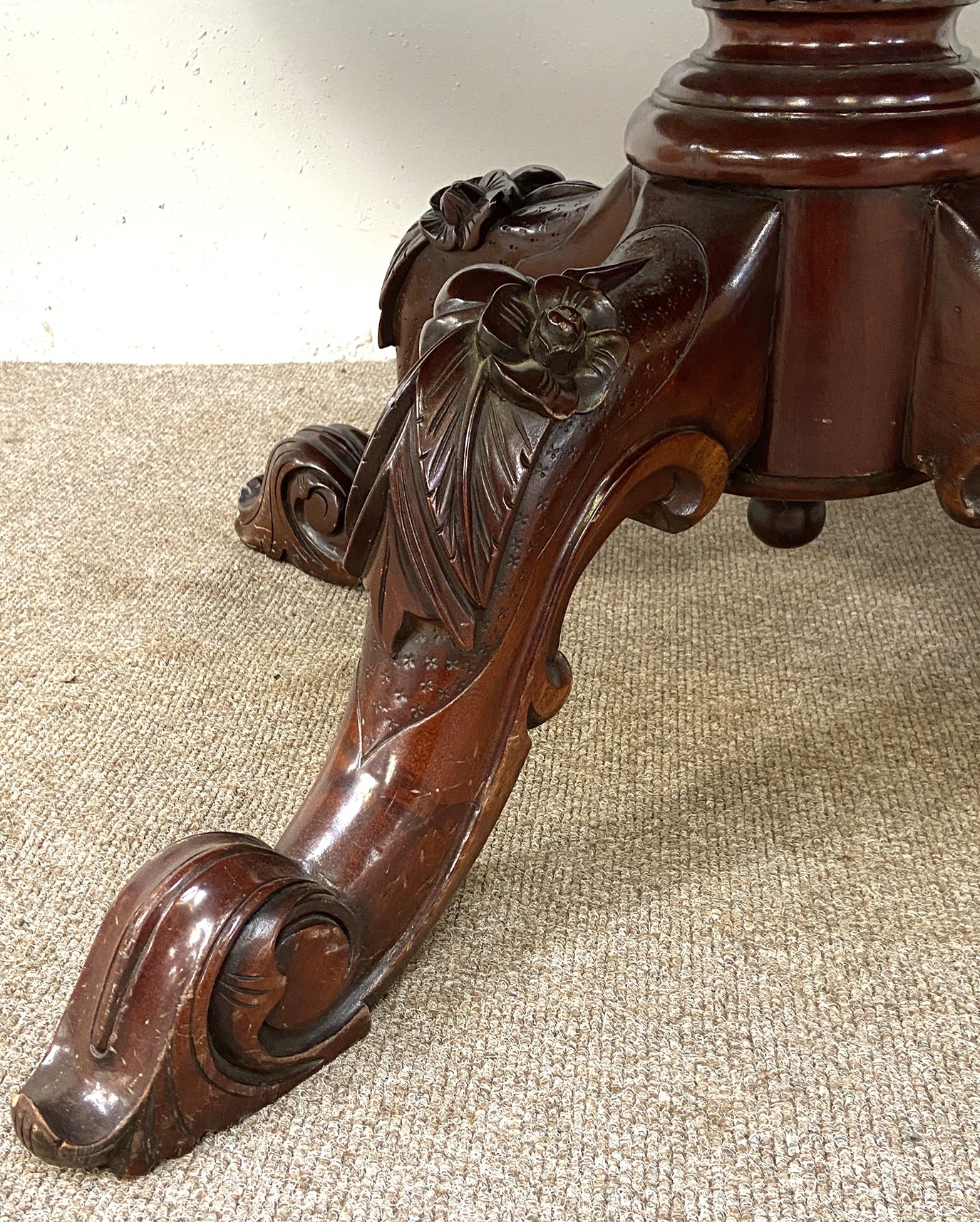 A Victorian style mahogany breakfast table, 20th century, with an oval top on a leaf capped baluster - Image 5 of 11