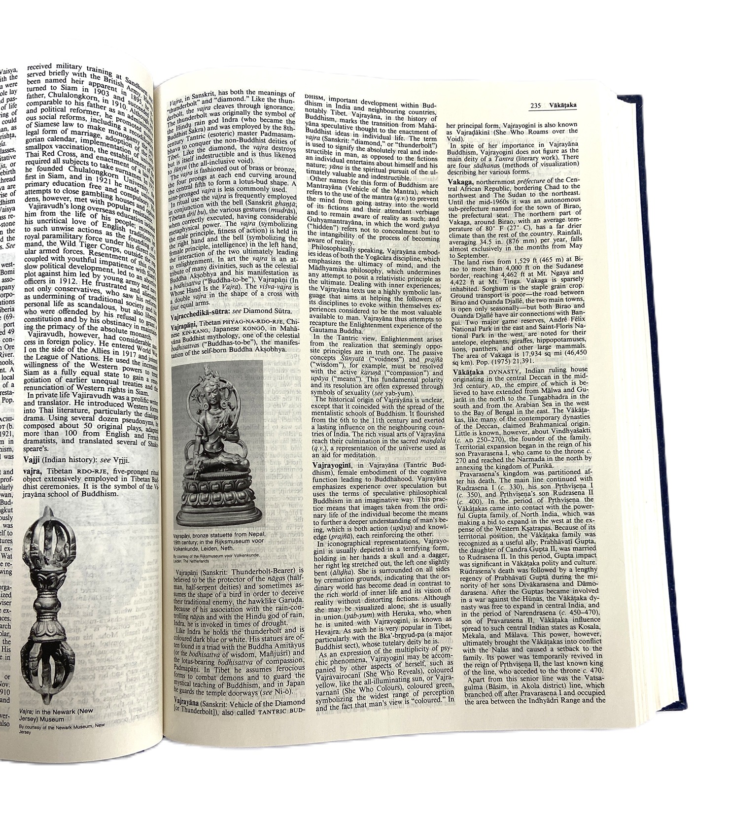 Encyclopedia Britannica, The New 15th Edition, in blue, 35 volumes, generally good overall - Image 7 of 13