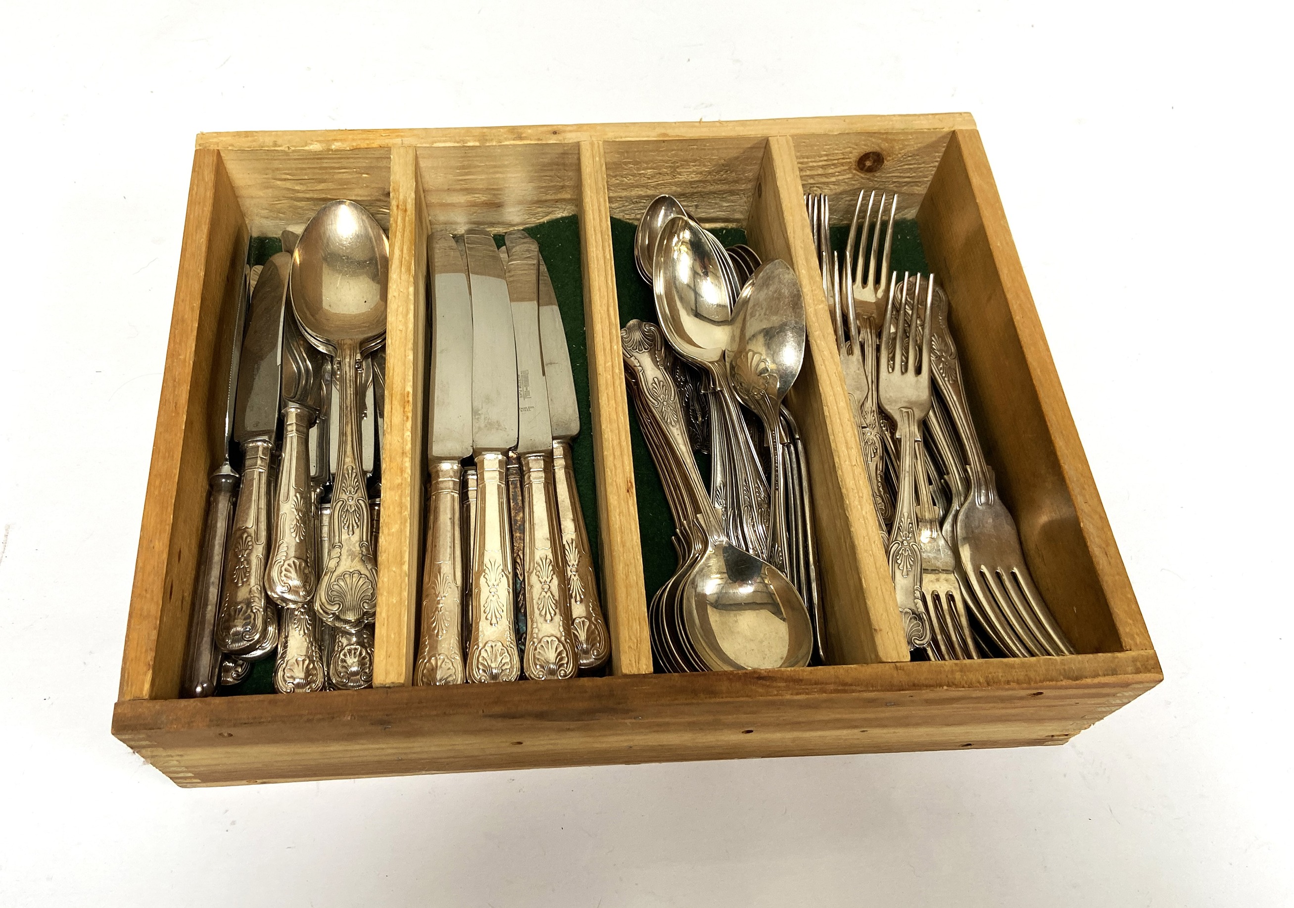A quantity of assorted silver plated flatware, including Kings Pattern and similar (a lot) - Image 2 of 6