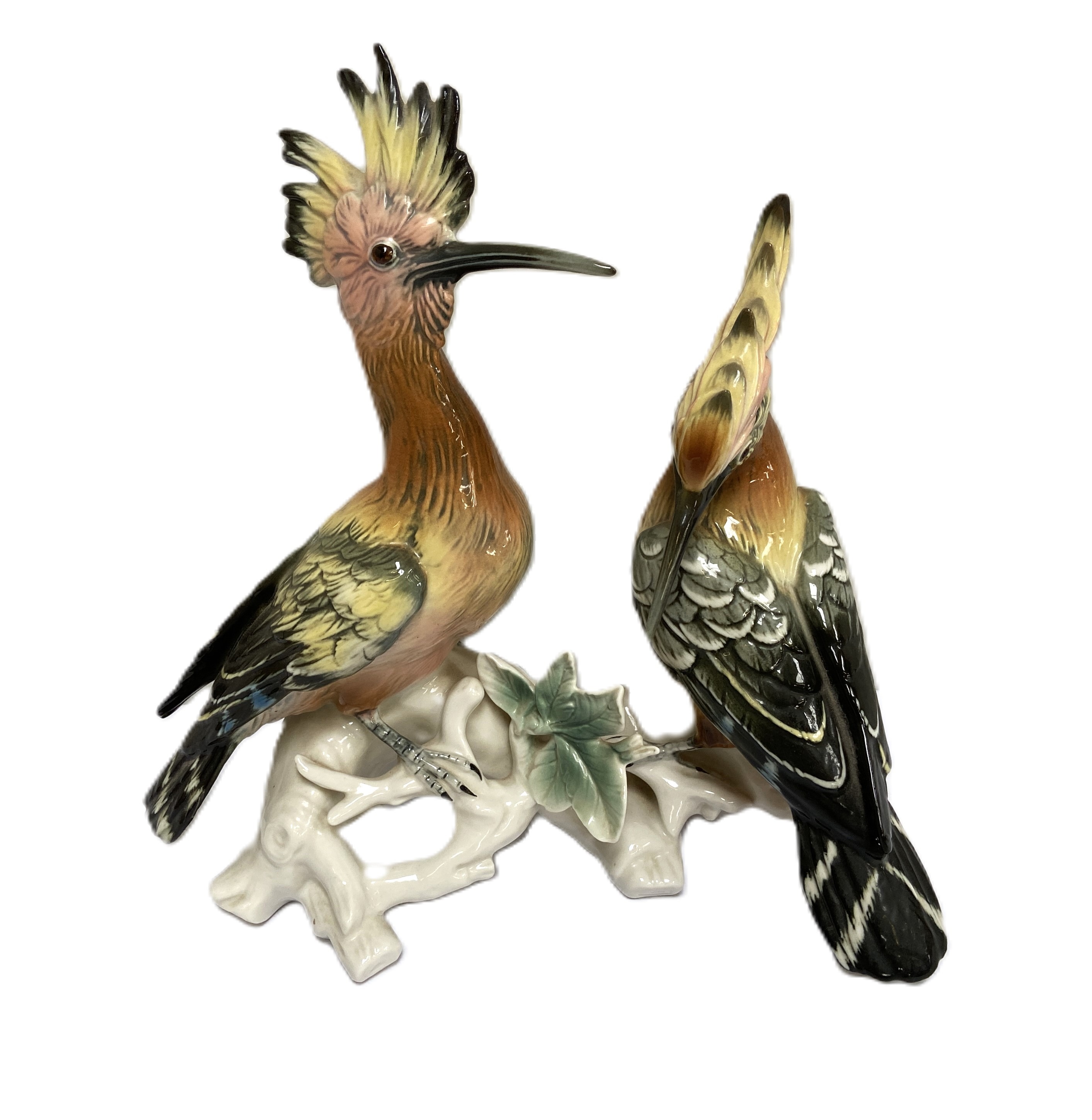 A collection or ceramic figures of birds, including a Goebel porcelain figure of a Jay; also two - Bild 4 aus 5