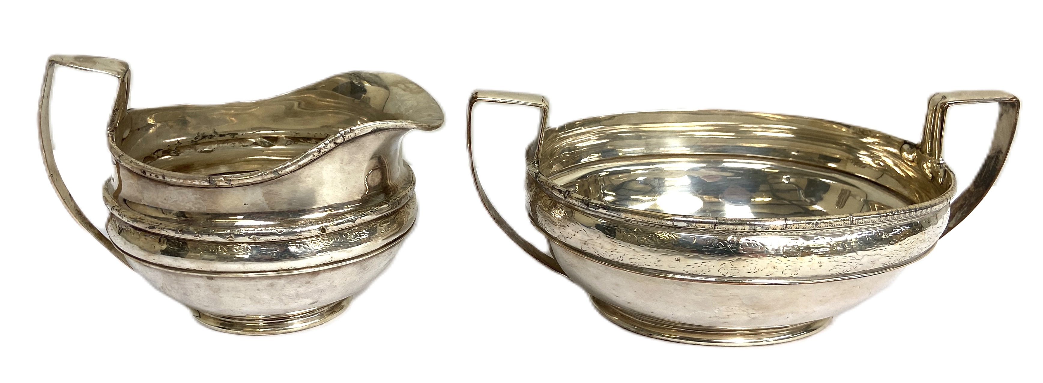 A quanity of silver plate, including a large two handled tea tray; a pair of squat embossed - Bild 6 aus 6