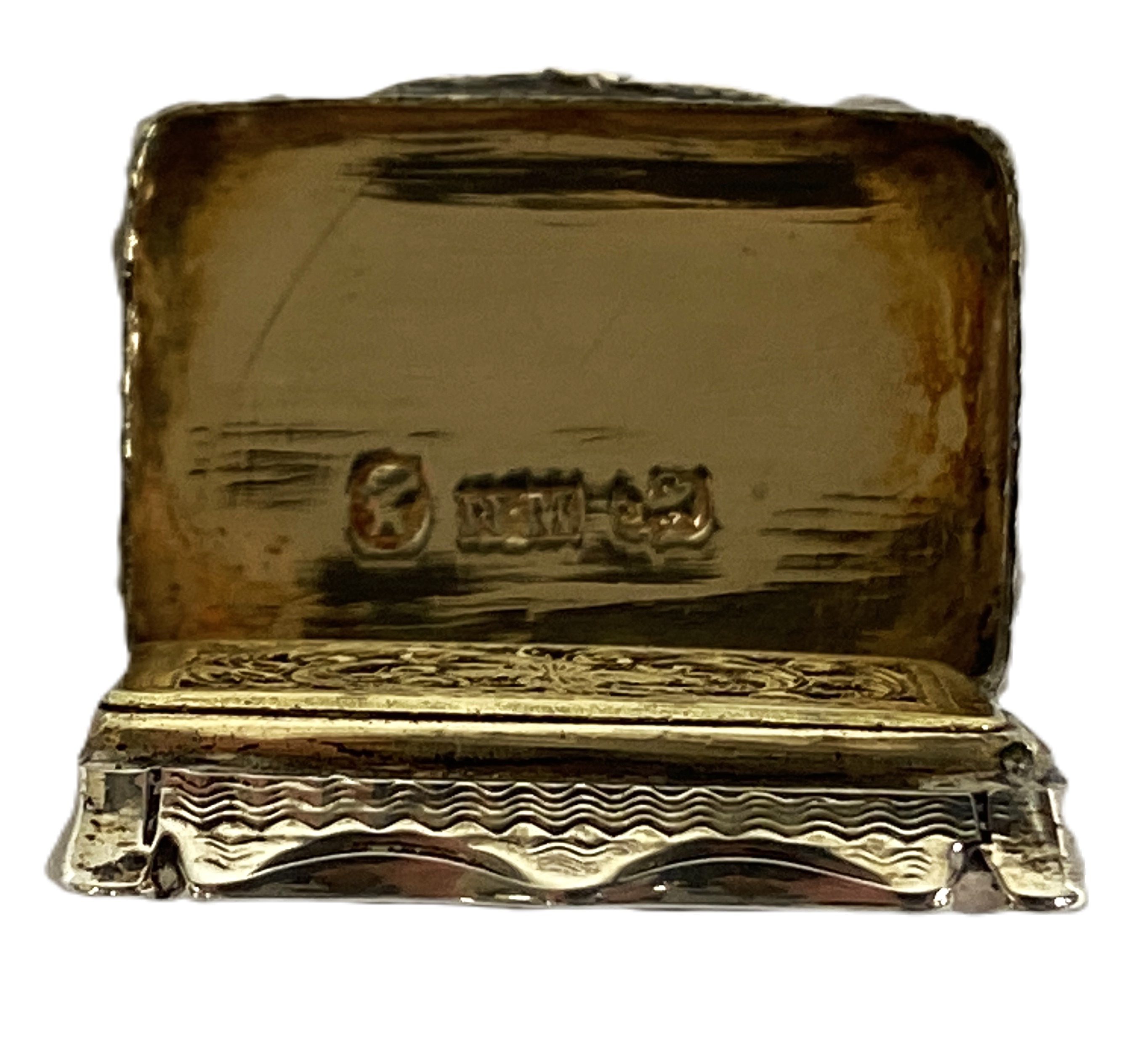 A Victorian silver vinaigrette, by Nathanial Mills, Birmingham 1844, of shaped and hinged form, - Image 4 of 8