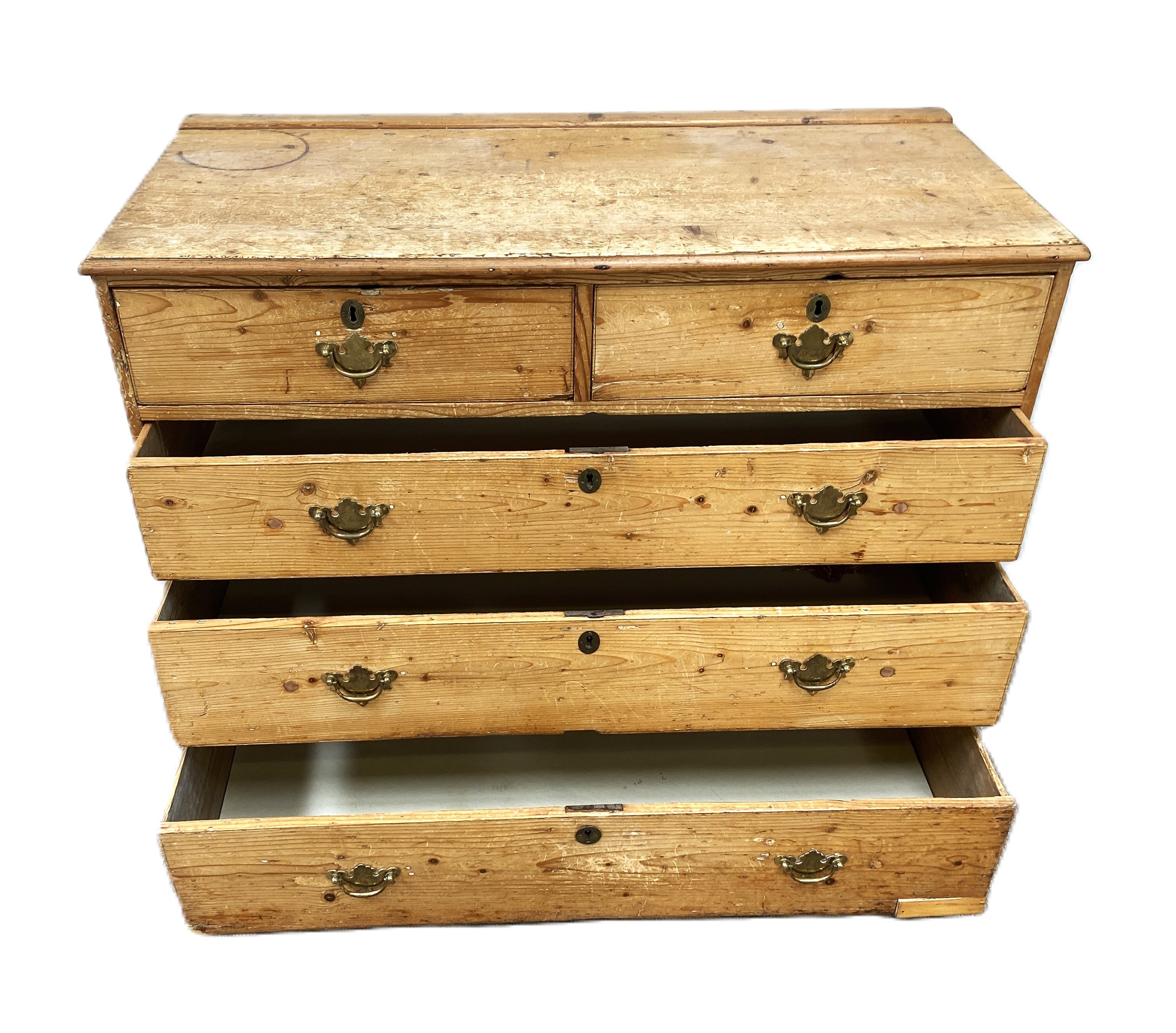 A vintage stripped pine chest of drawers, with two short and three long drawers, 90cm high, 119cm - Bild 3 aus 4