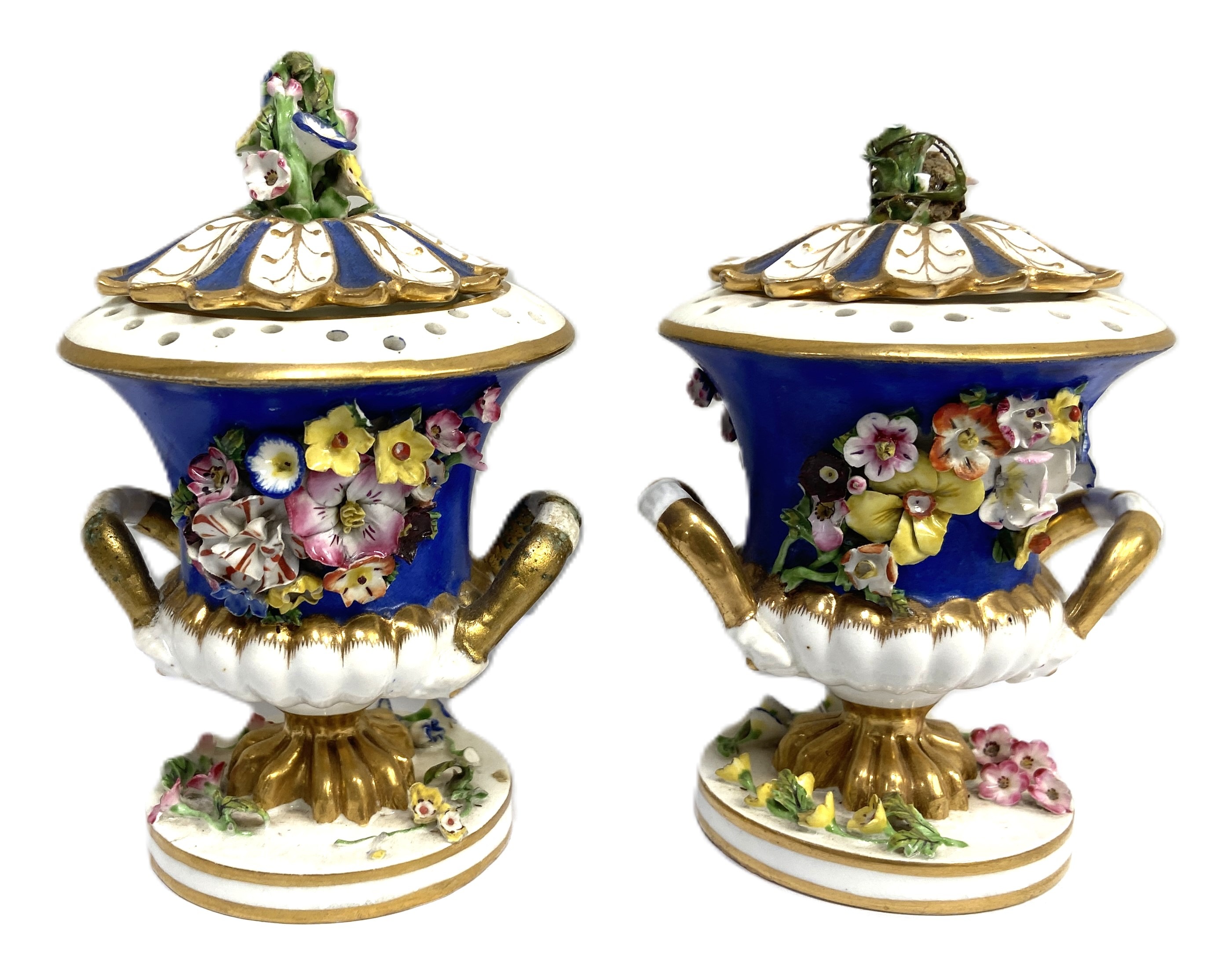 A pair of Staffordshire bone china spill vases, 19th century, decorated with country views, 12cm - Bild 4 aus 5