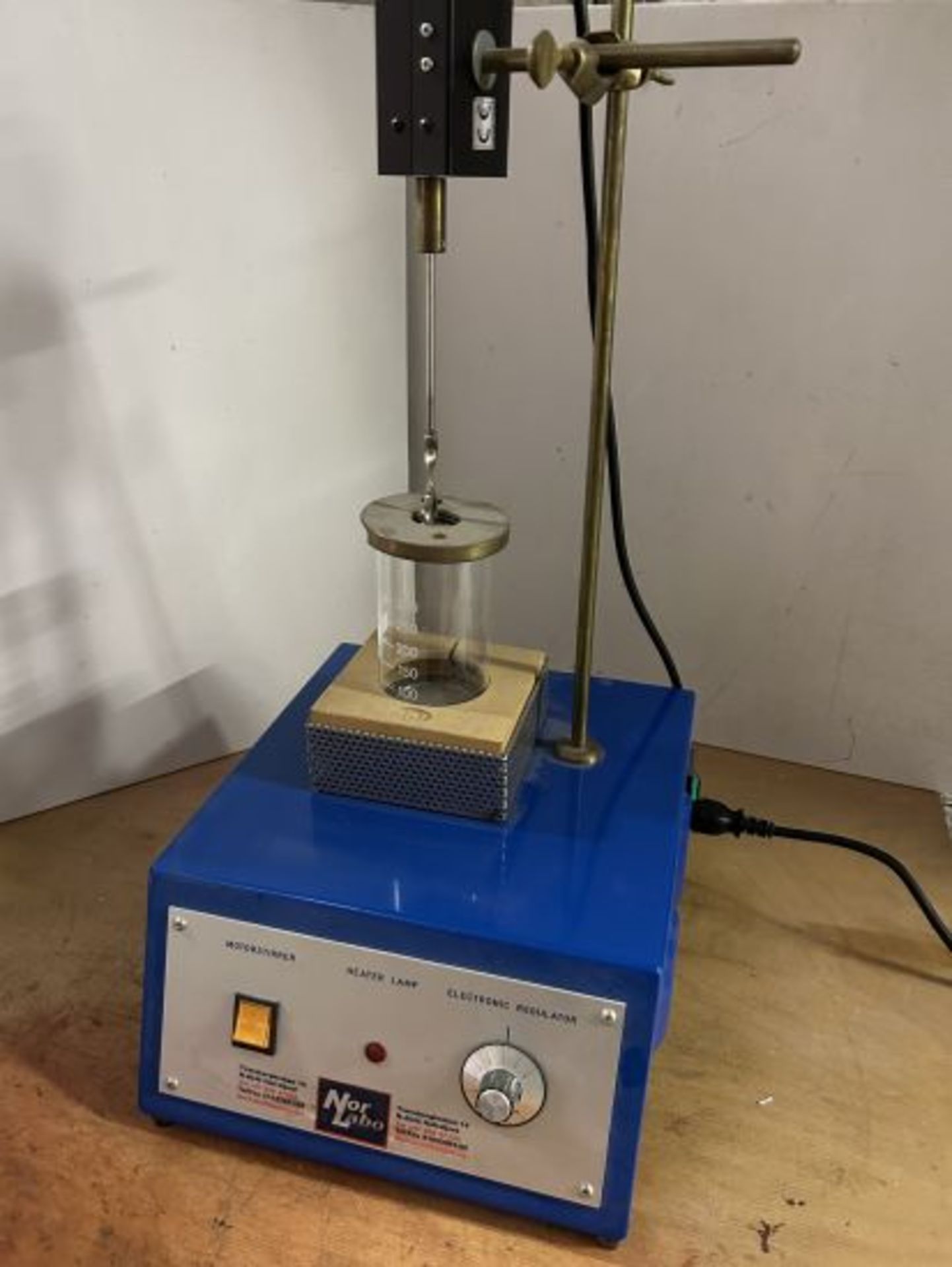 Nor Labo Stirrer with Heater Lamp.