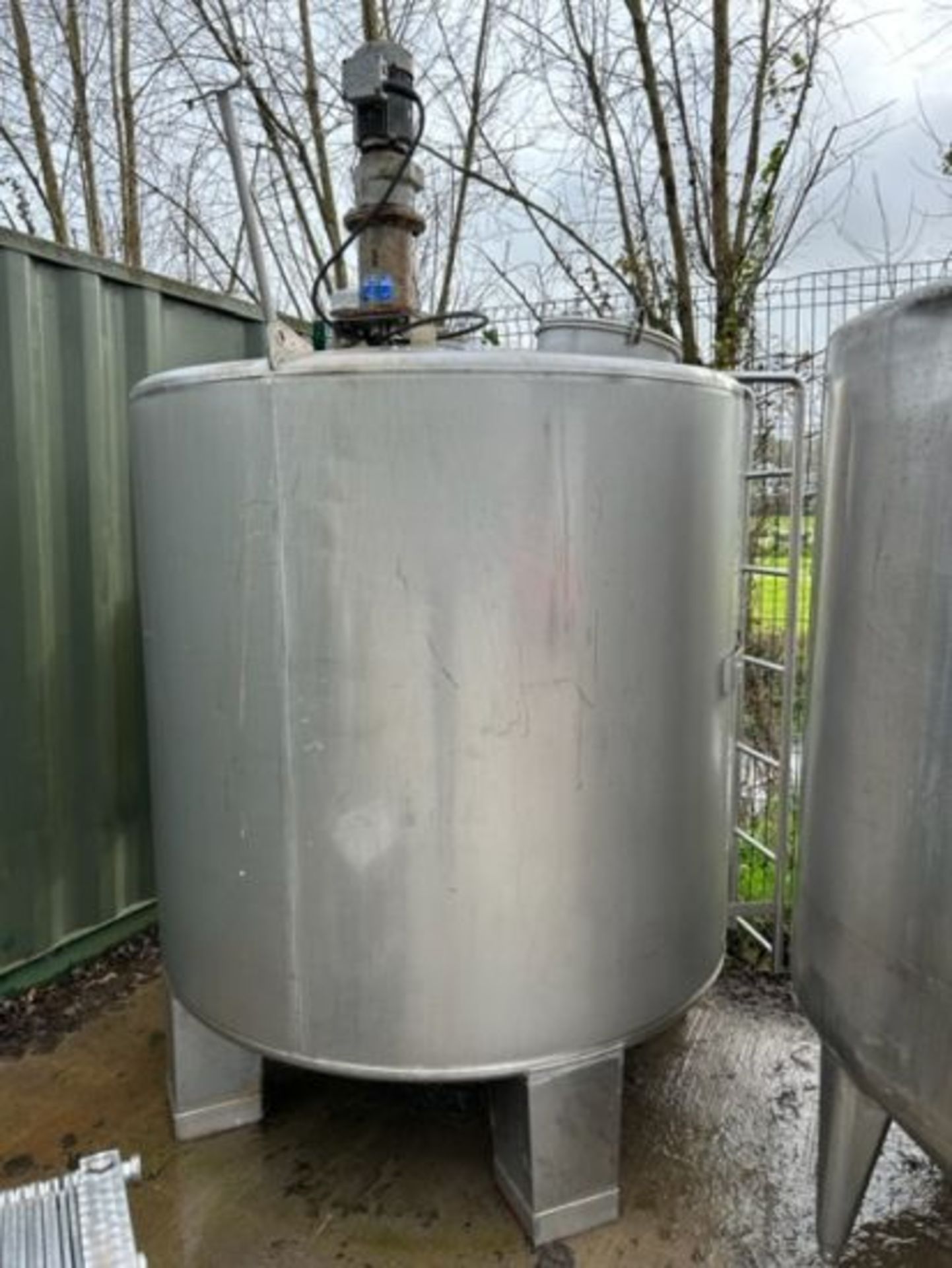 Cividac s/s tank with premier Colloid Mills ltd agitator, series 8000, volume: 3300 litre,