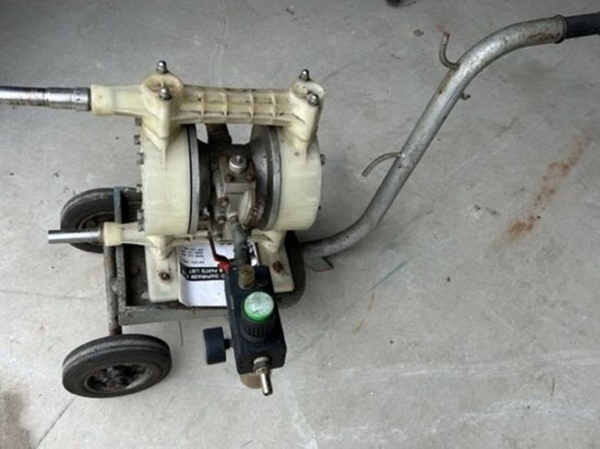 Yamada mobile air powered diaphragm pump, dimensions: 1000 mm x 550 mm x 650 mm.