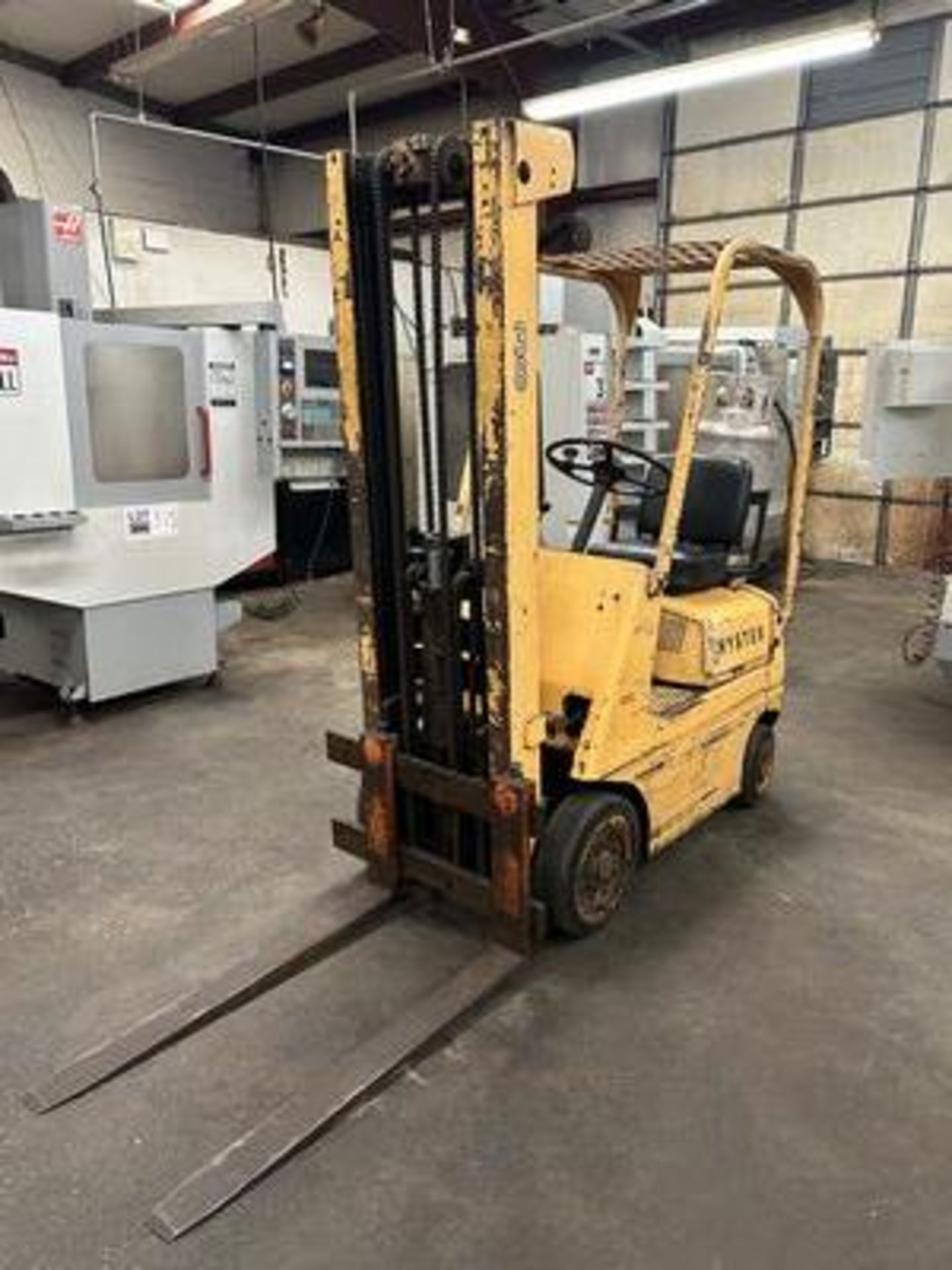 HYSTER LP GAS FORKLIFT, 131" LIFT HT., ROPS, SOLID TIRES, 2,500# CAP., M/N S20A, (0556 HRS) - Image 2 of 2