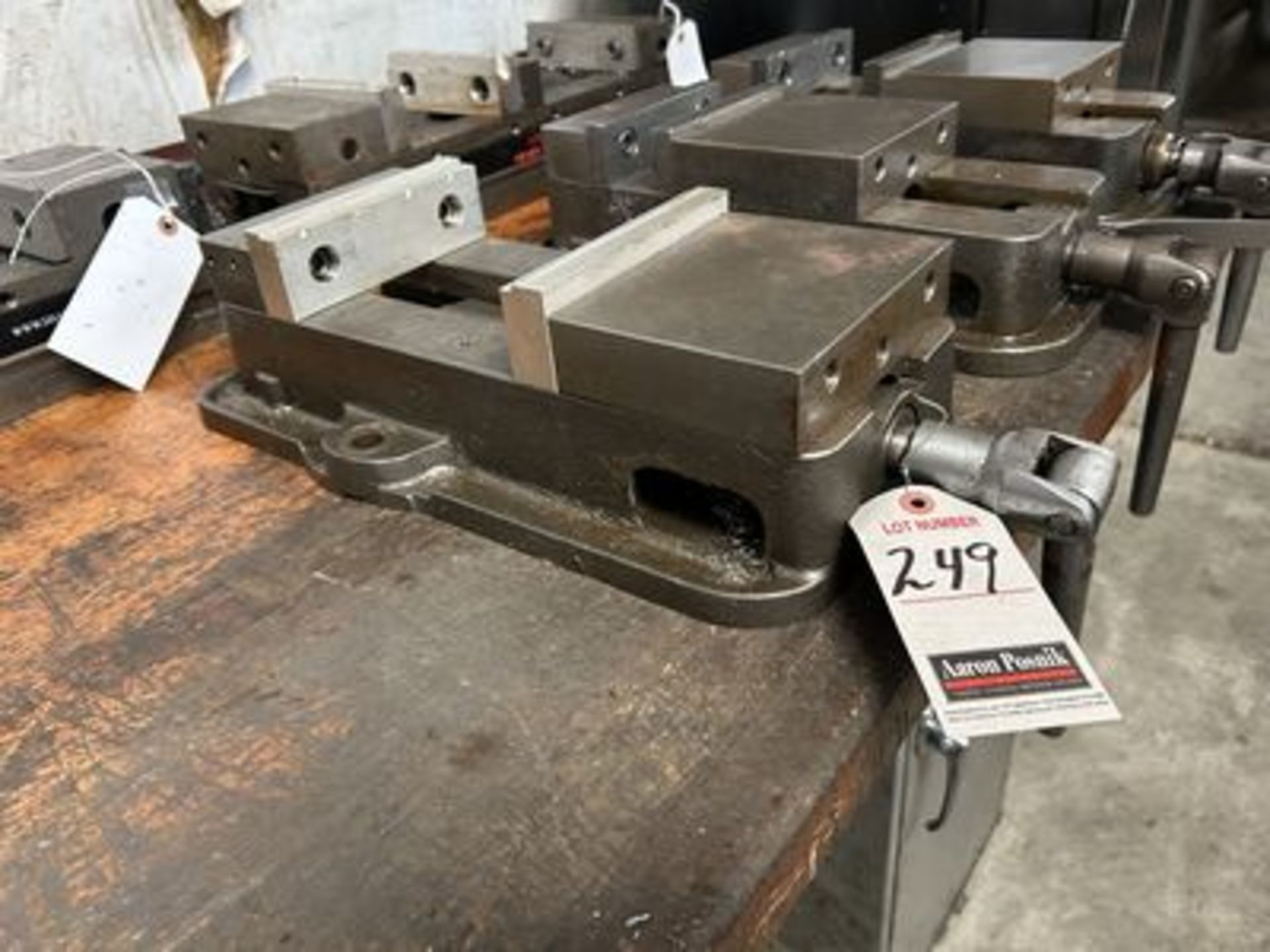 KURT 6" MILLING MACHINE VISE, M/N D675