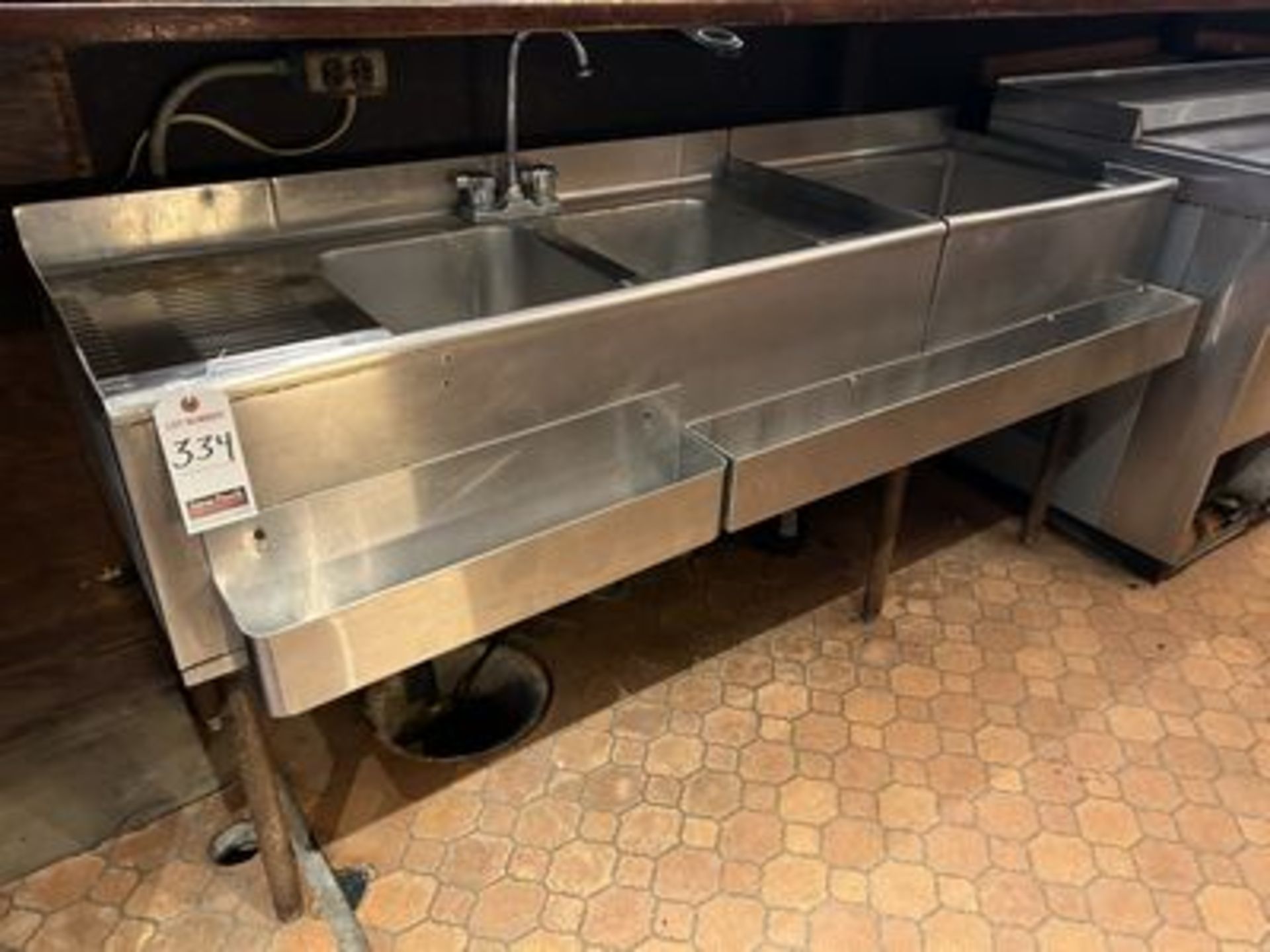 42" 2-COMPARTMENT S.S. BAR SINK W/ 24" S.S. ICE BIN & SPEED RACKS