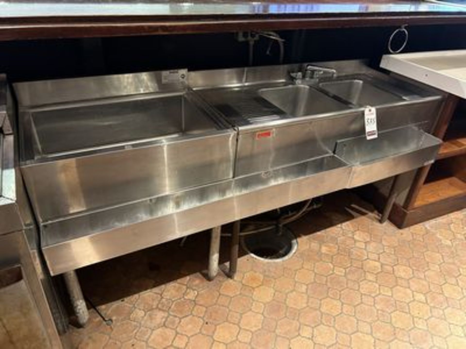 42" 2-COMPARTMENT S.S. BAR SINK W/ 24" S.S. ICE BIN & SPEED RACKS