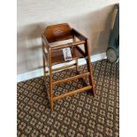 WOOD HIGHCHAIR