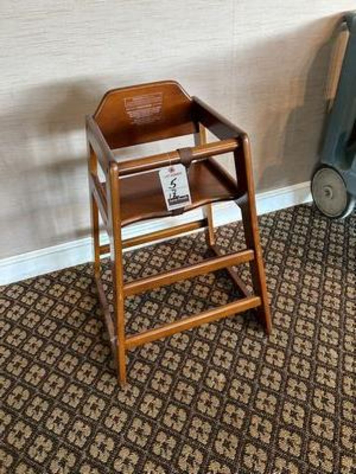 WOOD HIGHCHAIR