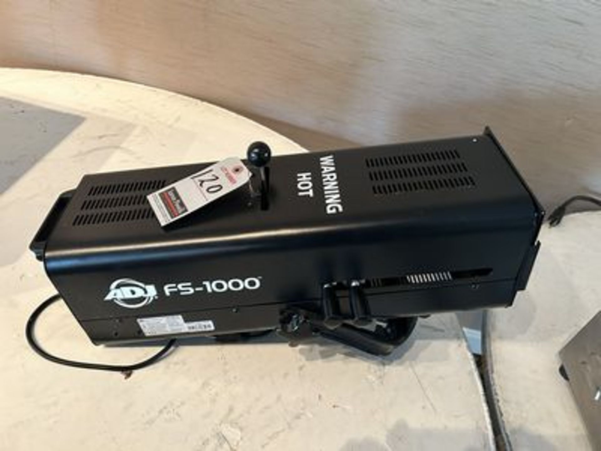 AMERICAN DJ FS-1000 FOLLOWSPOT W/ BLACKOUT LIGHT