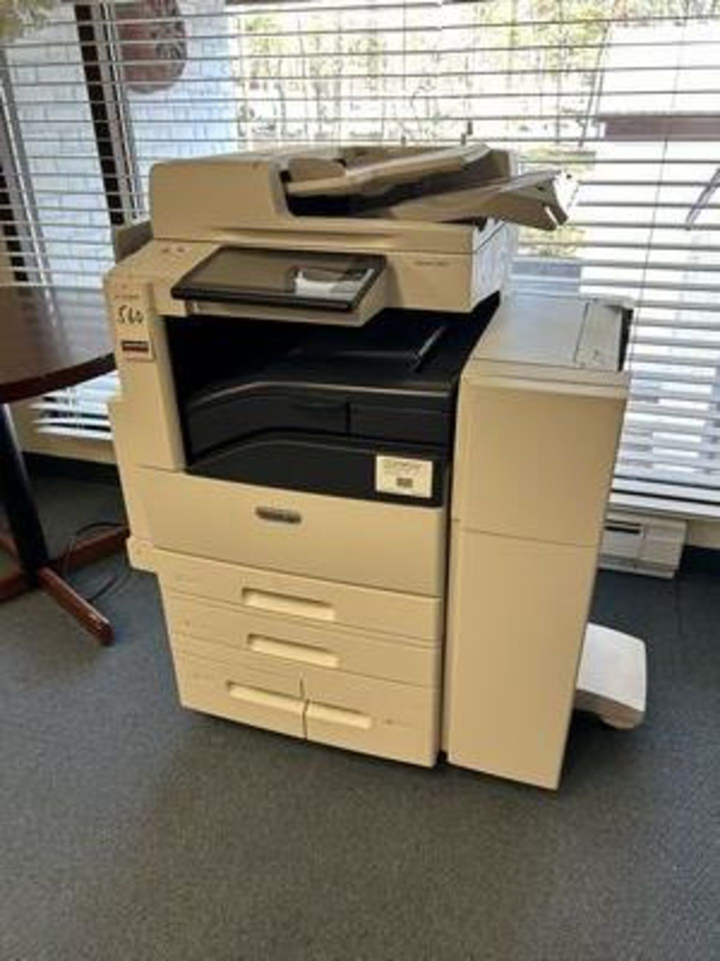 XEROX ALTALINK C8035 COPIER W/ COLLATOR