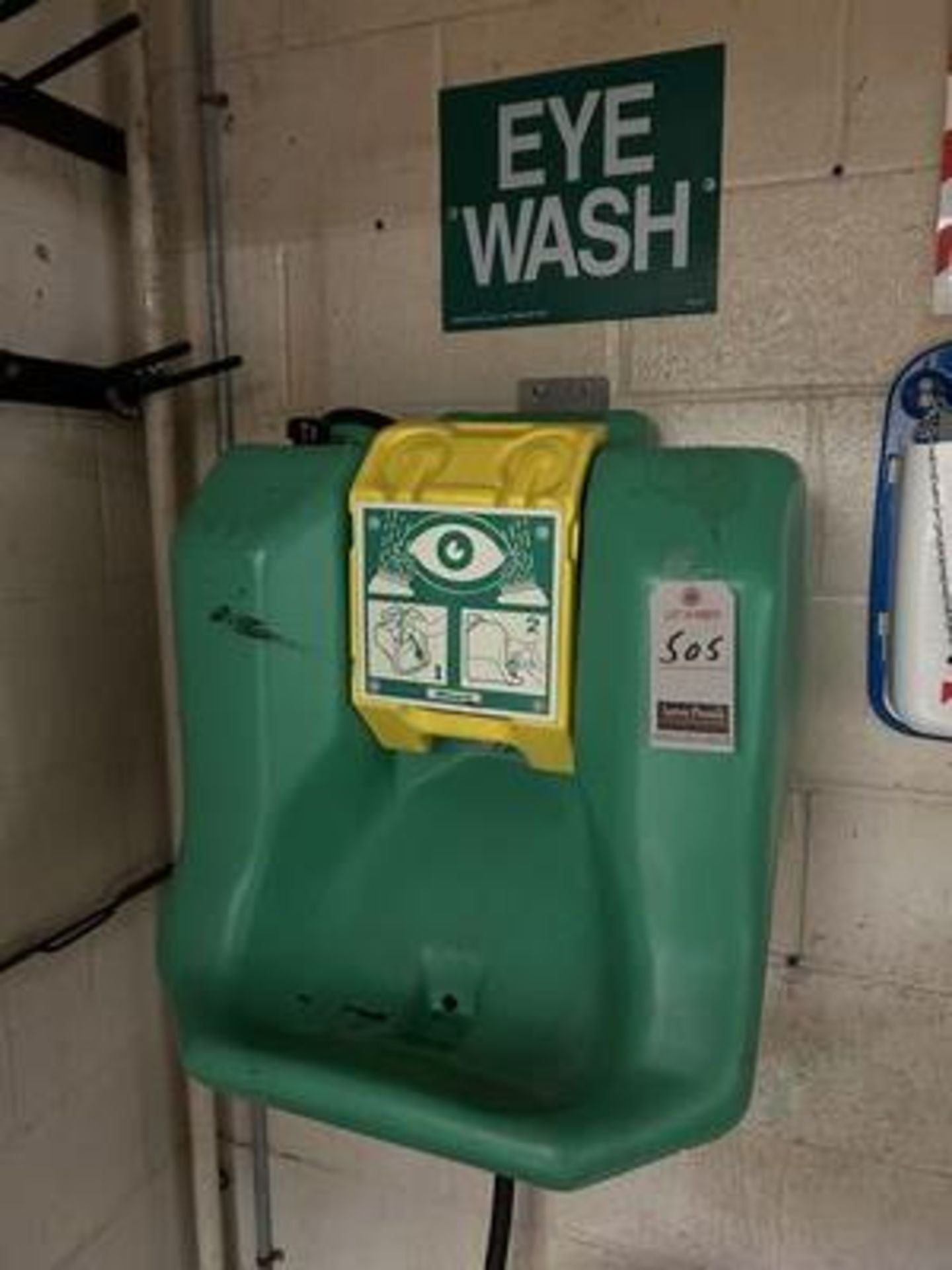 HAWS POLY EYEWASH STATION, WALL TYPE