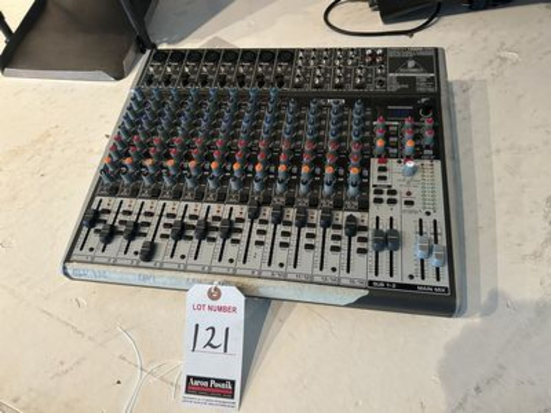 BEHRINGER PREMIUM 22-IMPUT MIXER PROCESSOR