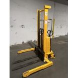 ULINE ELEC. STRADDLE STACKER, M/N H-5439, 63" LIFT HT., 2,200# CAP.