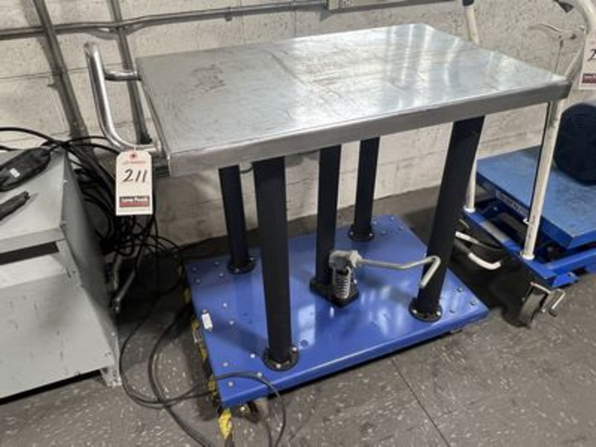 VESTIL PORT. HYD. DIE LIFT TABLE, 2,000# CAP.