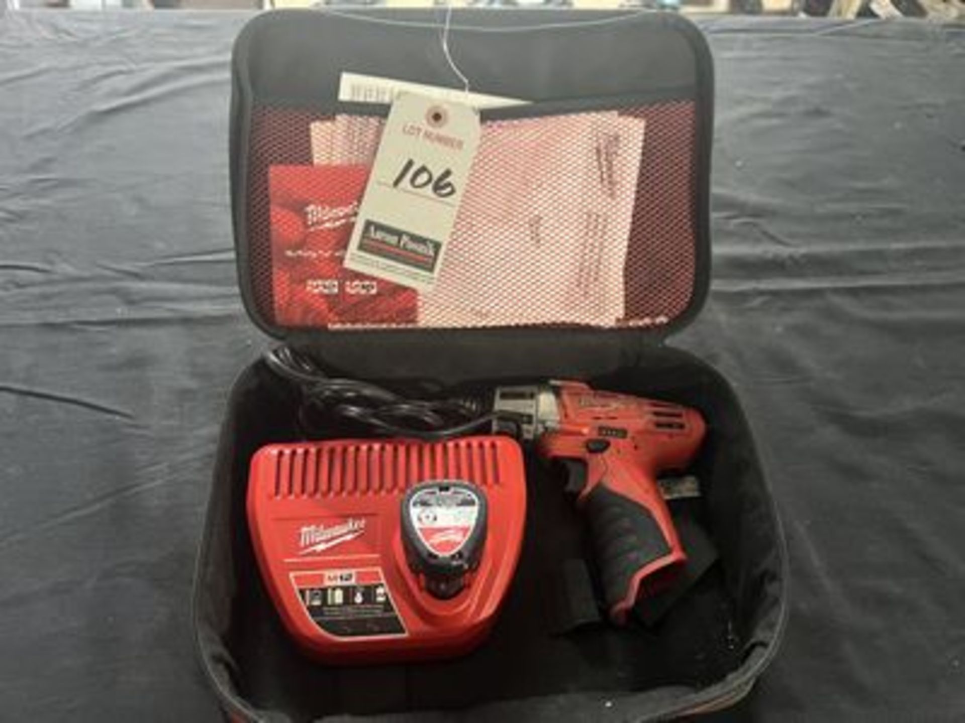 MILWAUKEE CORDLESS SCREWDRIVER W/ CHARGER