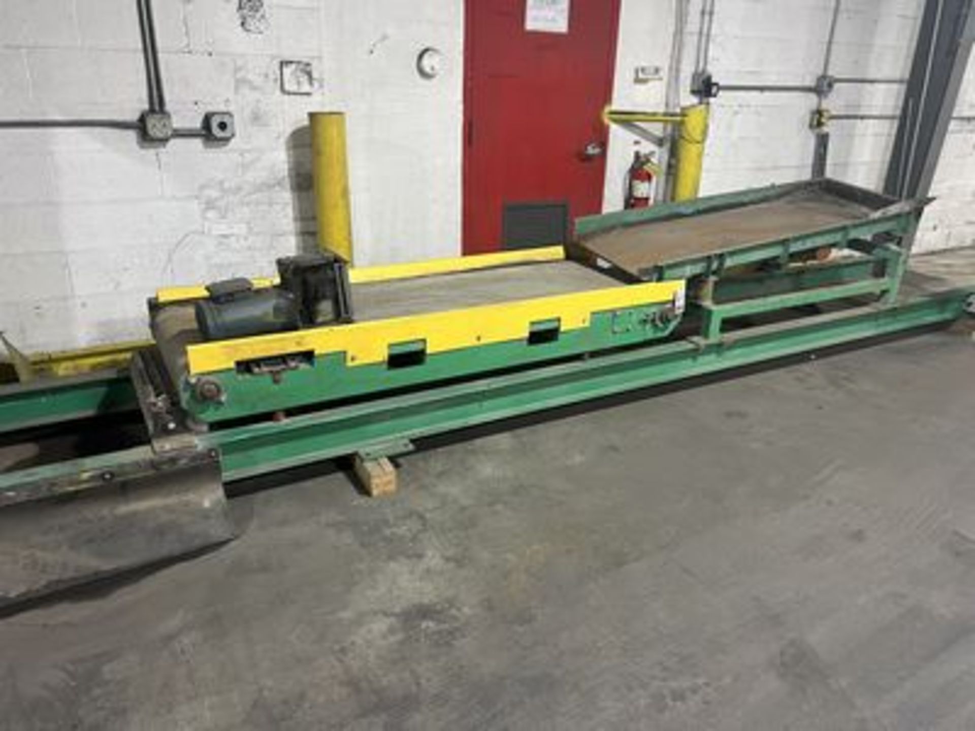 6'X24" CONVEYOR W/ SHAKER