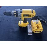 DEWALT CORDLESS DRILL DRIVER, M/N DC935 W/ CHARGER