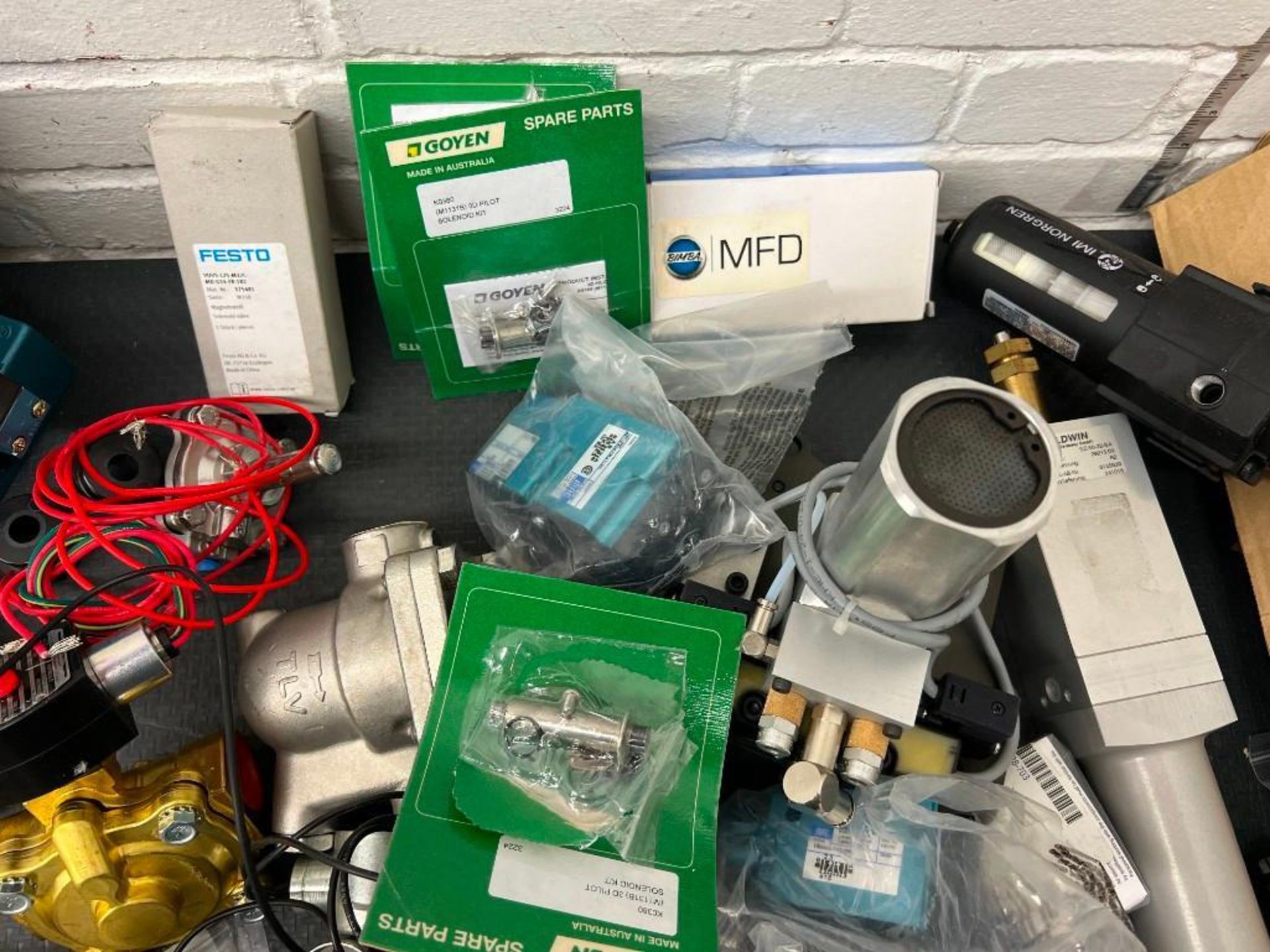 LOT OF MOSTLY NEW ASCO/FESTO/AND MAC VALVES - Image 4 of 6