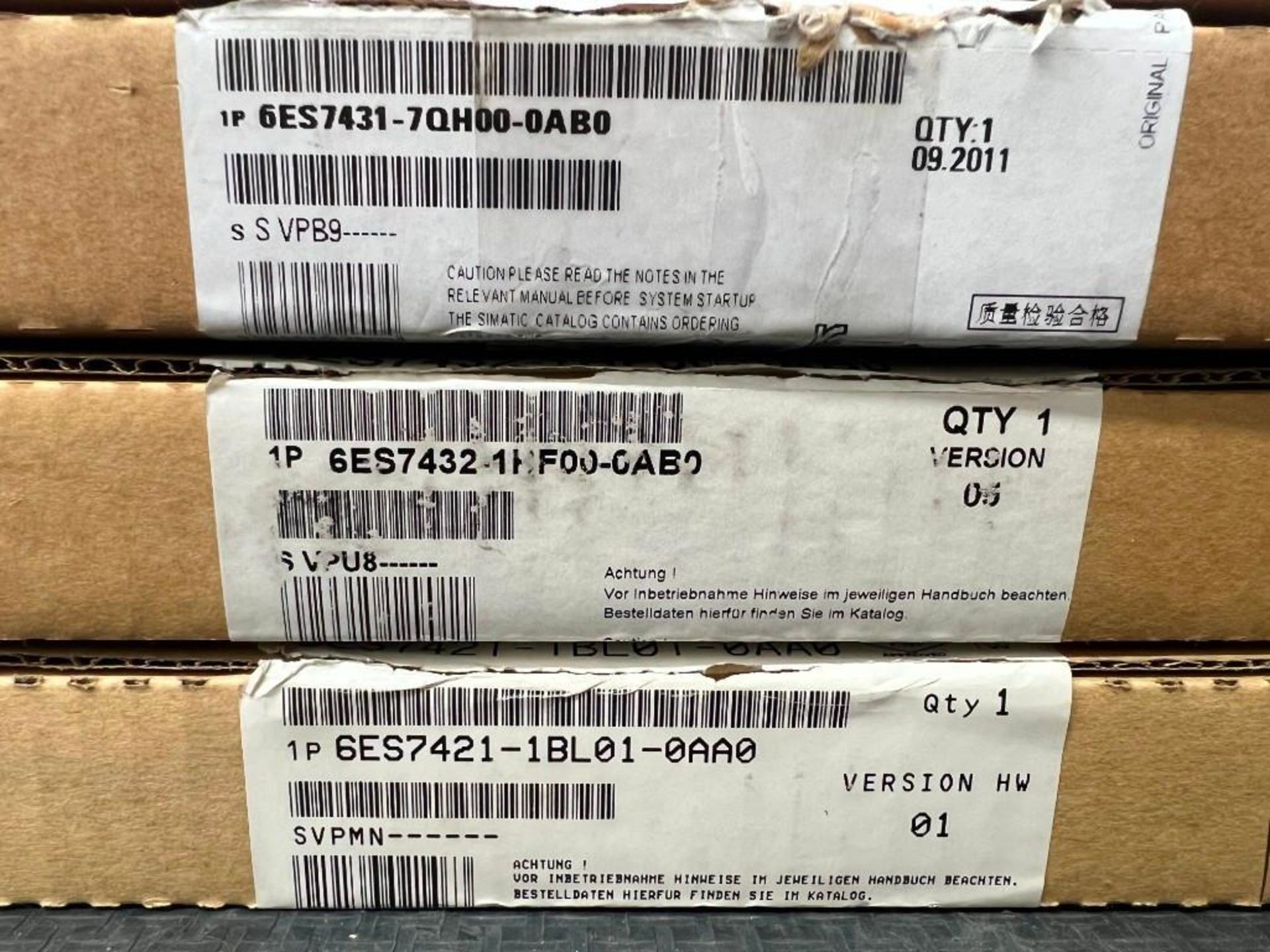 LOT OF NEW IN BOX SIEMENS COMPONENTS (16ES7421-1BL01-0AA0, 160S74321HF00-0AB0, 16ES7431-7QH00-0AB0, - Image 3 of 3
