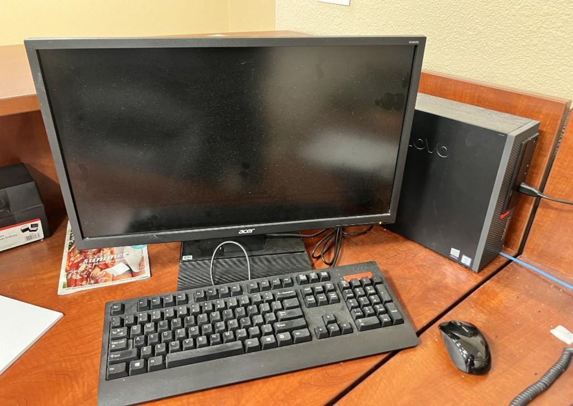 Lot Of Reception Area. With L shaped desk, computer, monitor, keyboard, label maker, chair, shredder - Image 5 of 18