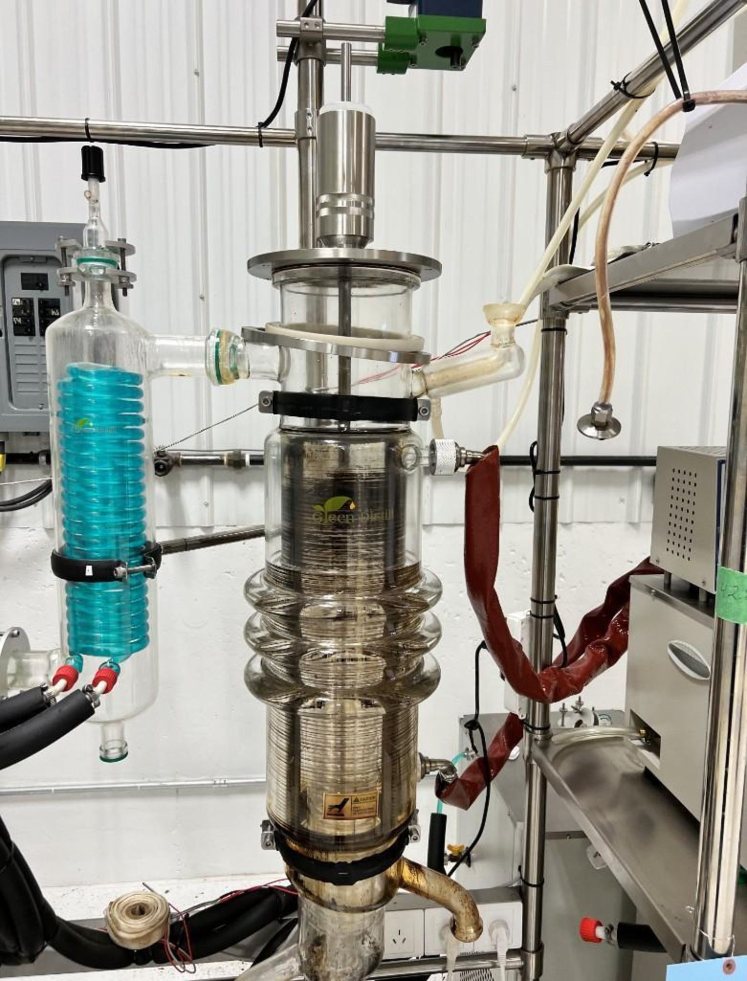YHCHEM Wiped Film Molecular Distillation System, Model YMD-150, Built 05/2019. With misc. glass, vac - Image 3 of 29