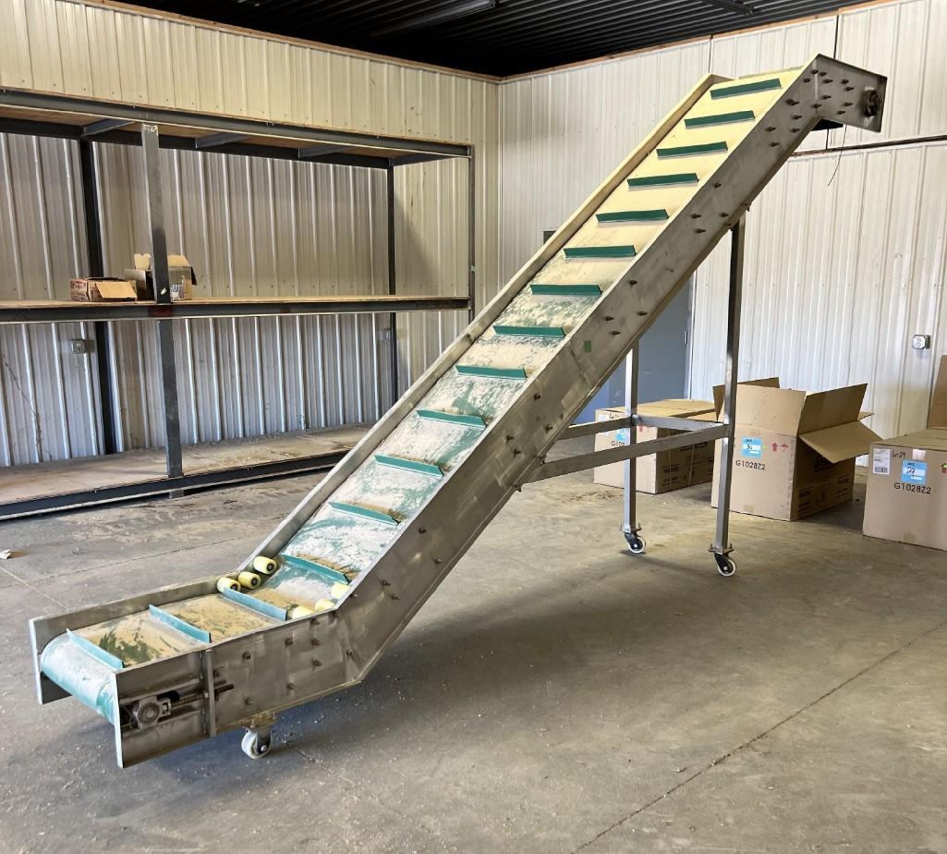 Rubber Belt Z Inclined Conveyor. Approximate 24" wide pleated belt, gearmotor, stainless steel frame - Image 3 of 6