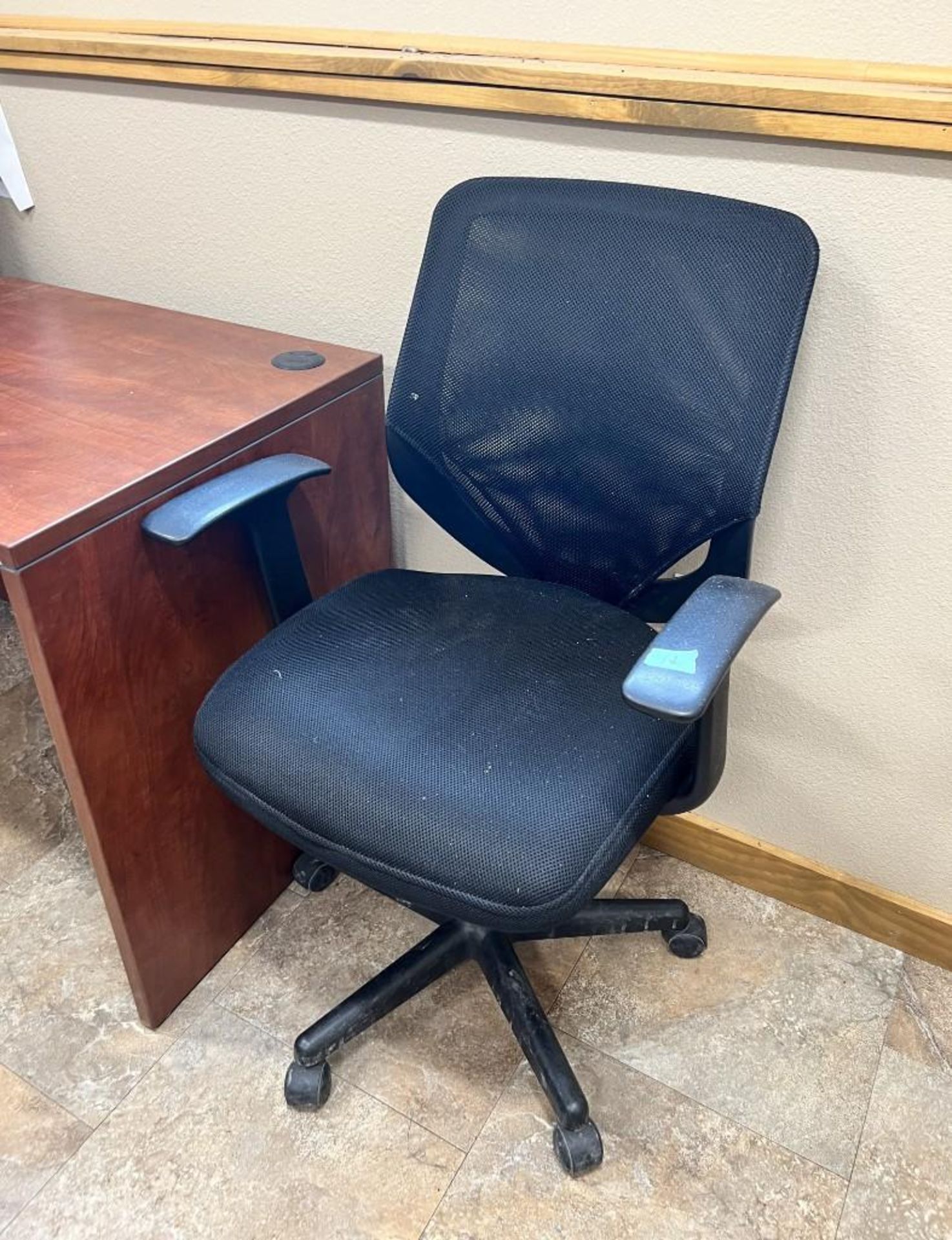 Lot Of Contents Of Room 4. With U shaped desk (3) chairs, monitor, keyboard. - Image 4 of 4