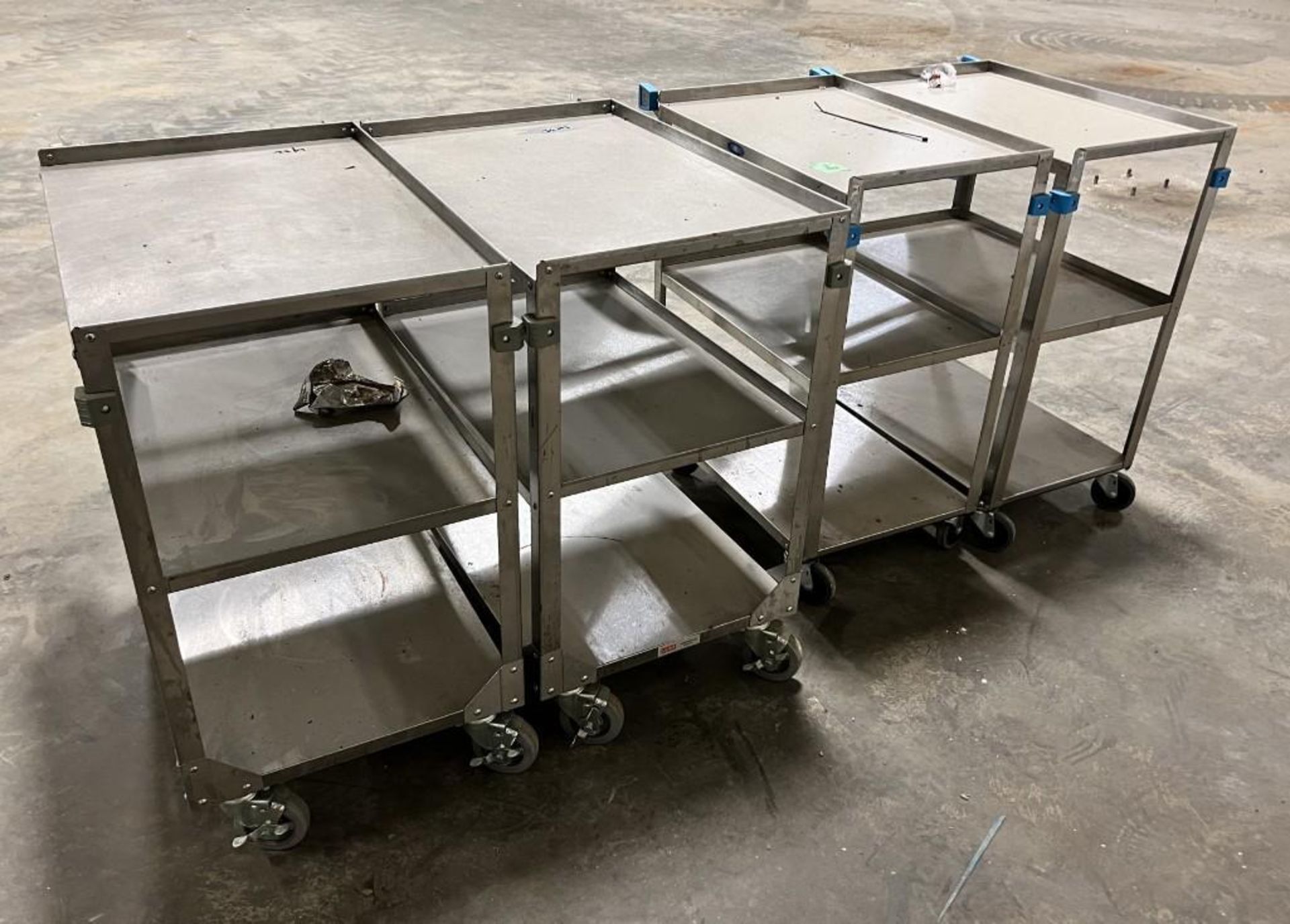 Lot Of (4) Stainless Steel Carts. With (2) Uline, (2) Lakeside. - Bild 3 aus 6