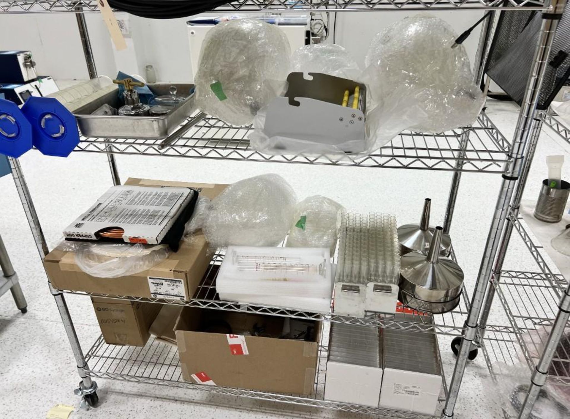 Lot Of Misc. Lab Equipment. Consisting of (3) Metro racks, (2) Dispensettes, (2) Eppendord Xplorer p - Bild 17 aus 20