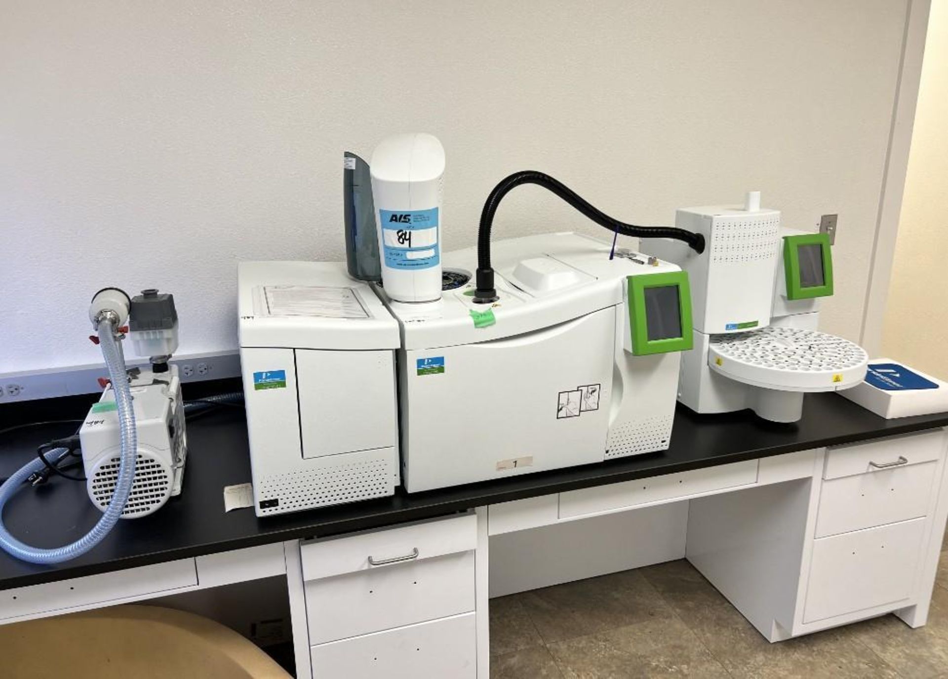 Perkin Elmer Mass Spectrometry System. Consisting Of: (1) Clarus SQ 8 S mass spectrometer, part# N64 - Image 2 of 21