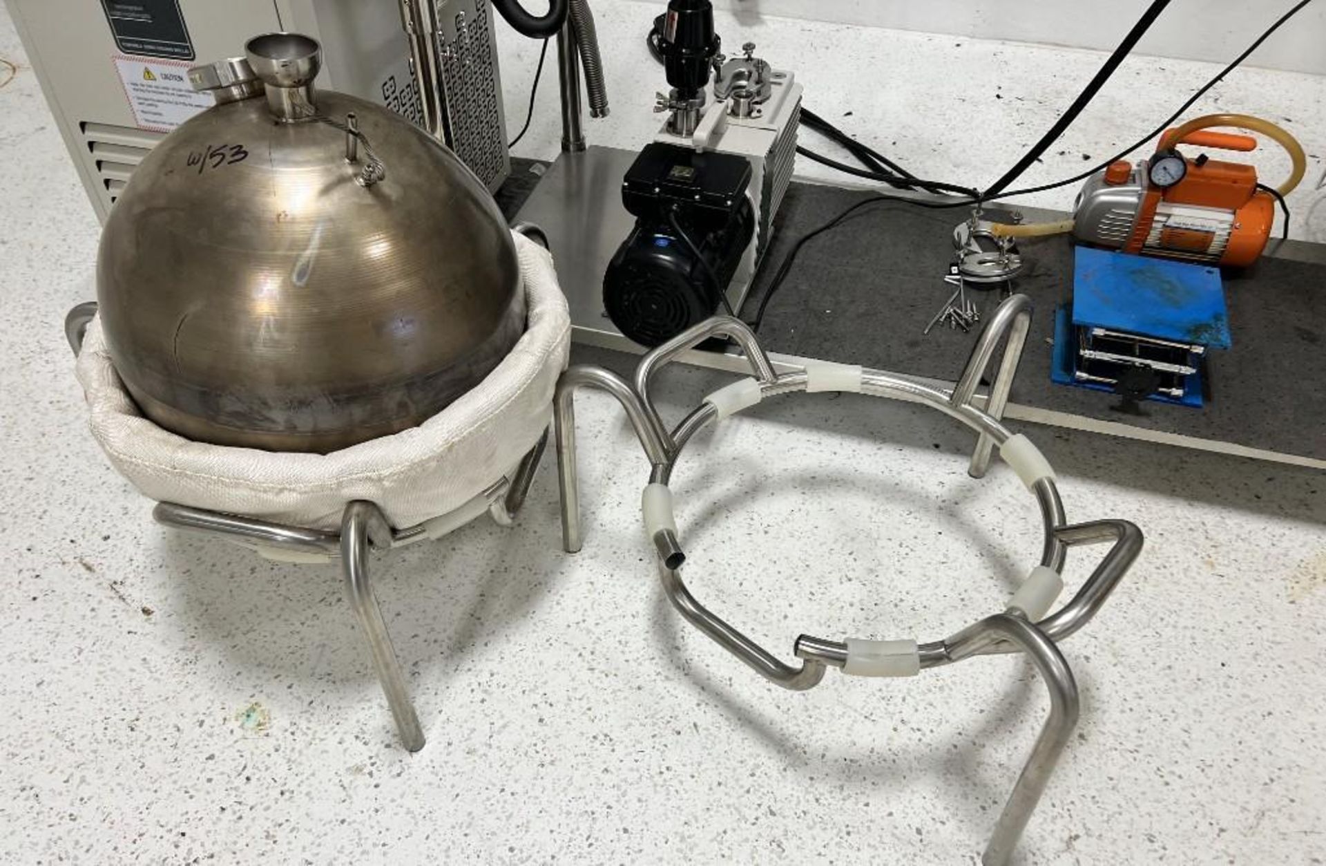 YHCHEM Wiped Film Molecular Distillation System, Model YMD-150, Built 05/2019. With misc. glass, vac - Image 29 of 29