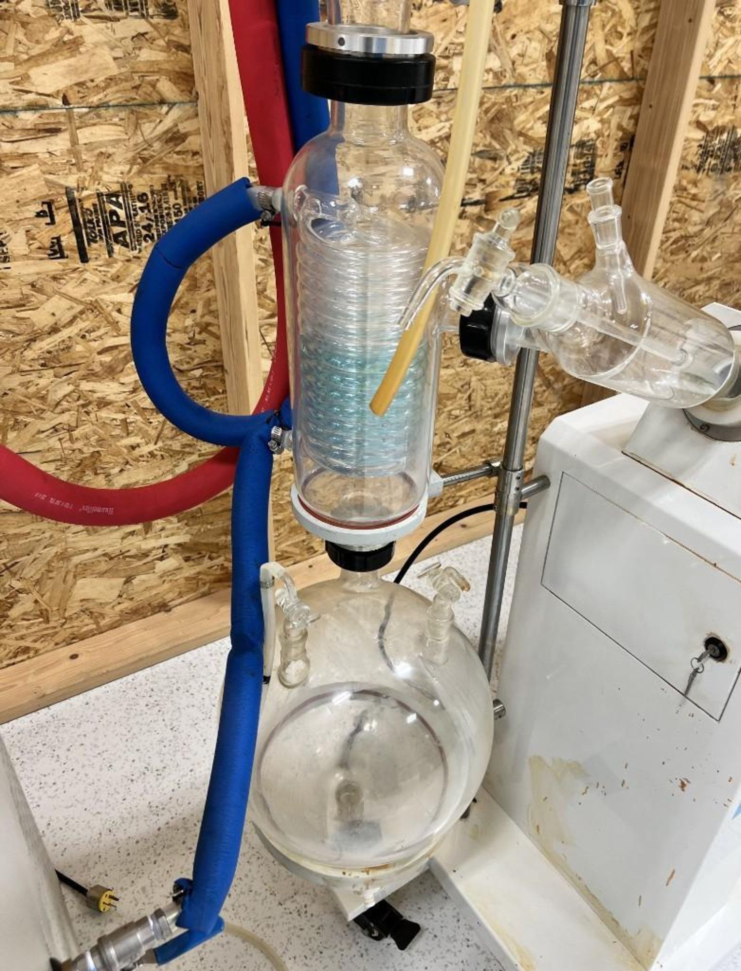 YHCHEM Rotary Evaporator, Model RE50V2, Built 12/2019. With a YHCHEM circulating chiller, model YHLT - Image 4 of 12