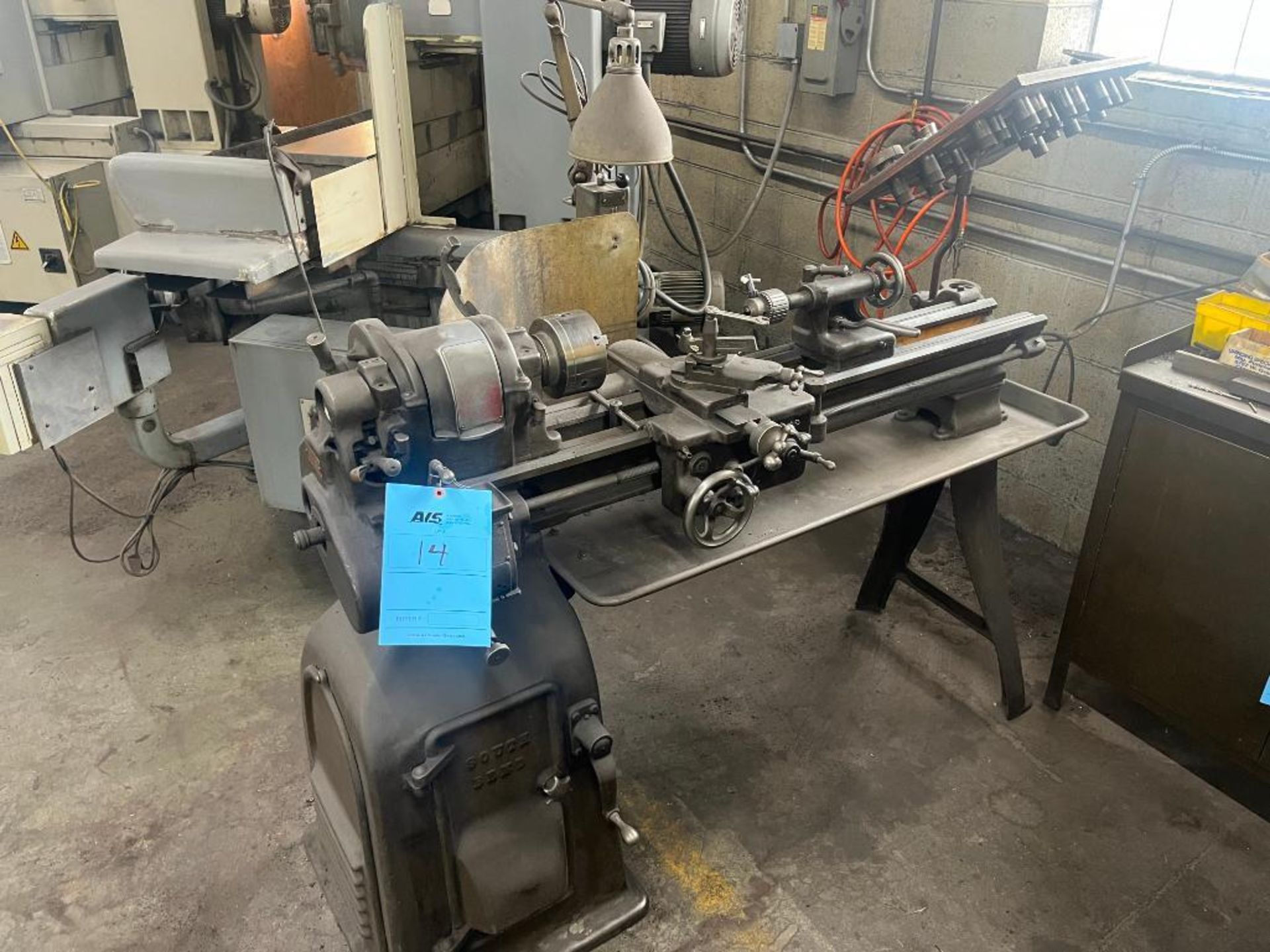 Southbend 10" x 36" Engine Lathe, 5" 3-Jaw Chuck, Carriage with Cross Slide, Tailstock, & Pan Bed