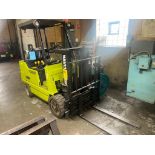 Clark 4625 LP Gas Low Mast Forklift Model GCX25, S/N GX230-0226-7960KOF. With 75" Lift of 25 Stage M