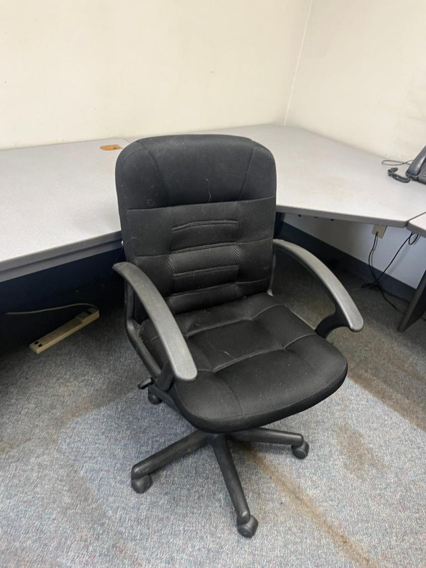 Lot: L-Shaped Desk with Additional Corner Desk & Chair - Image 3 of 7