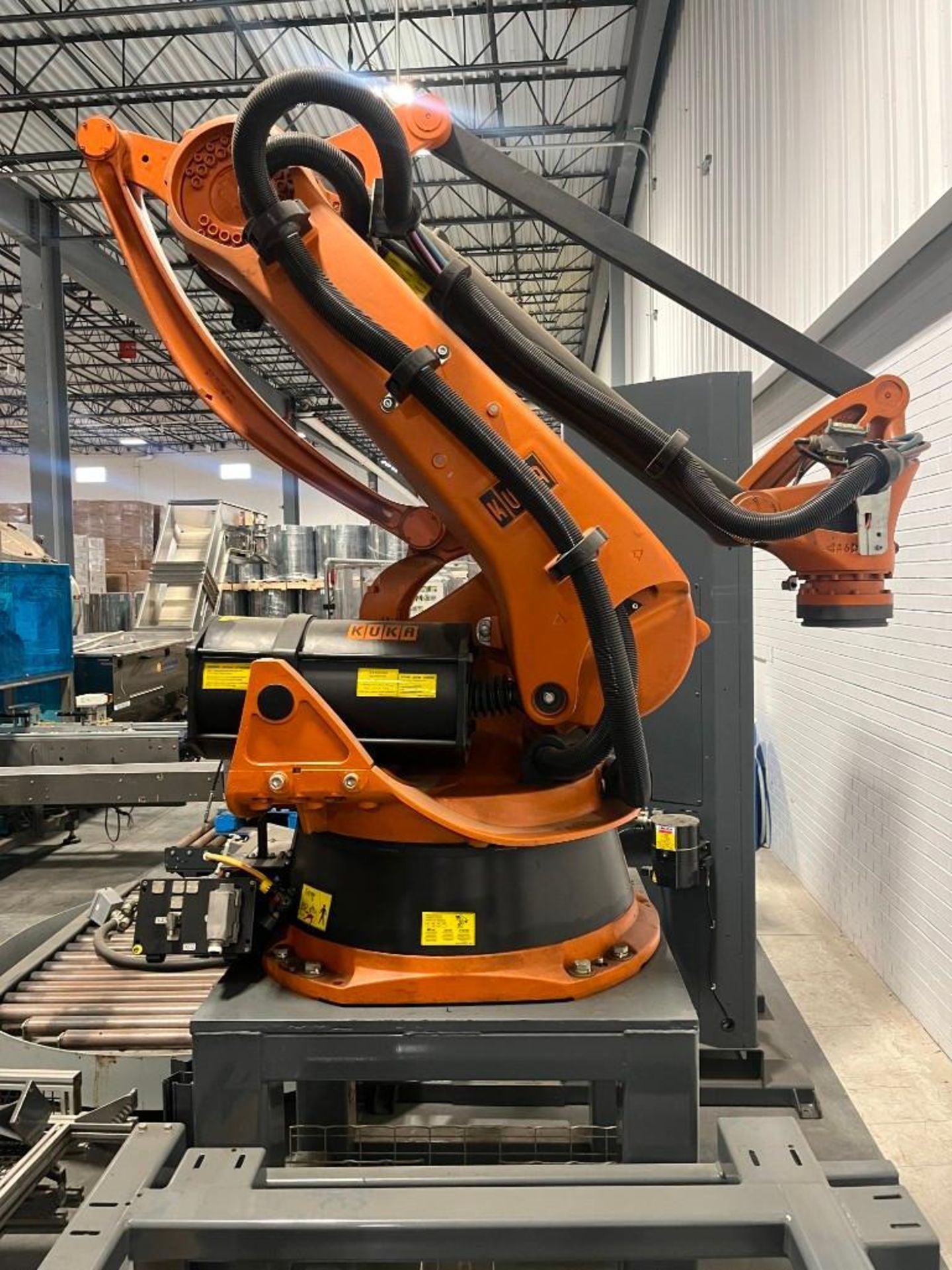 Wulftec/Kuka Robotic Palletizing System, Model ECOPAL. Includes (1) Wulftec automatic stretch wrappe - Image 34 of 75