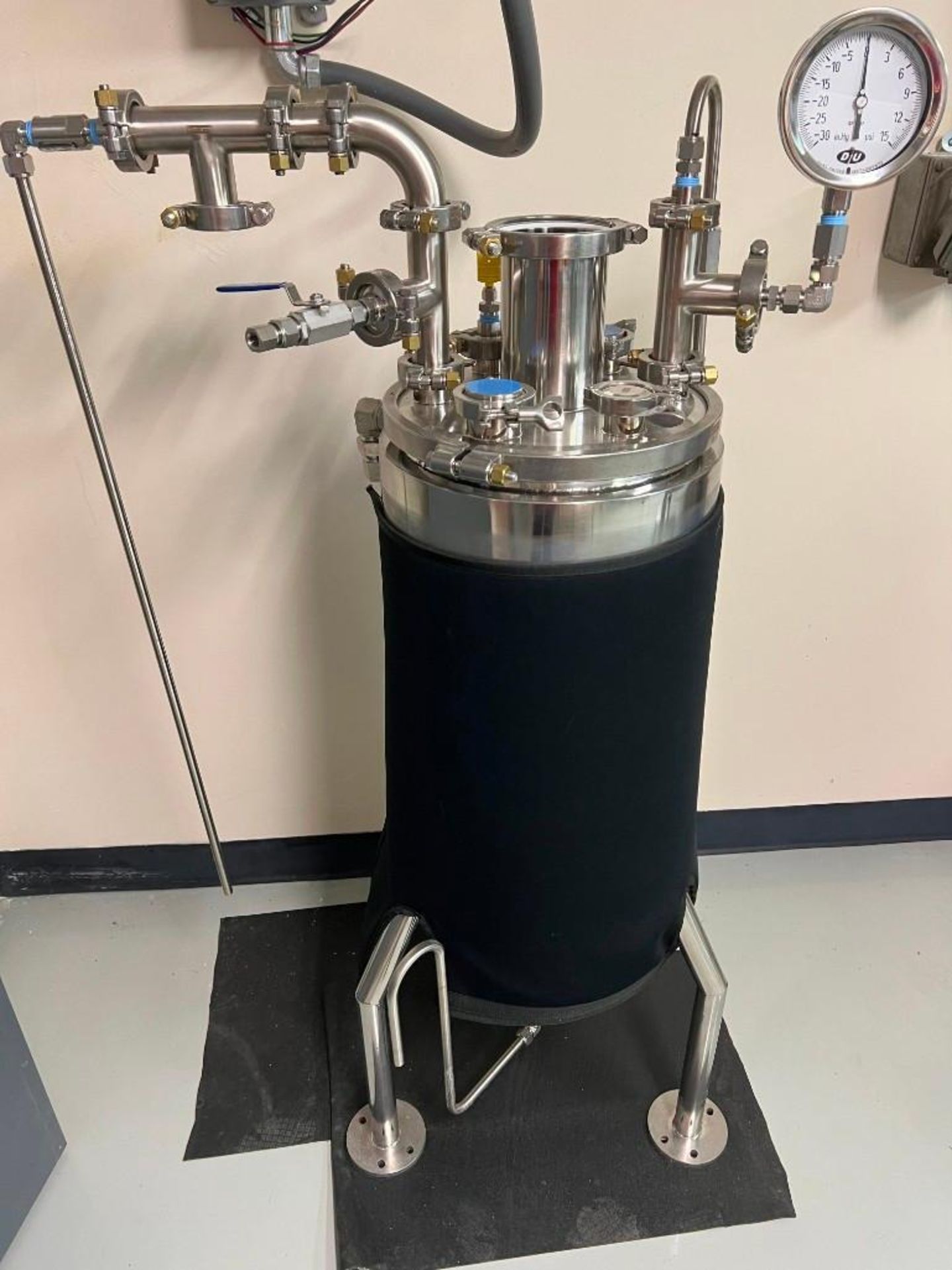 NEW TruSteel DR-10 Decarboxylation Agitated Jacketed Recovery Vessel, 304 Stainless Steel. - Image 2 of 45