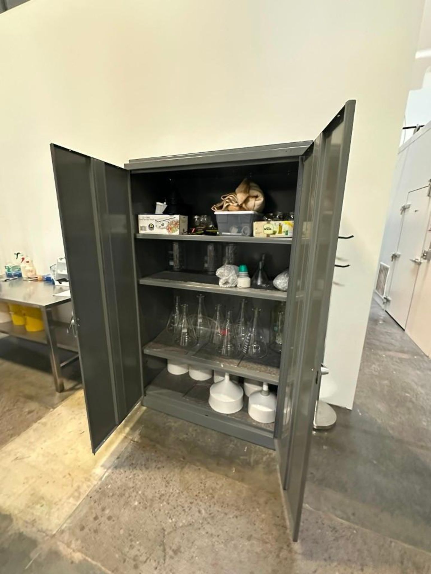 Lot: Uline Steel Cabinet with Assorted Glassware and Misc. Contents - Image 2 of 6